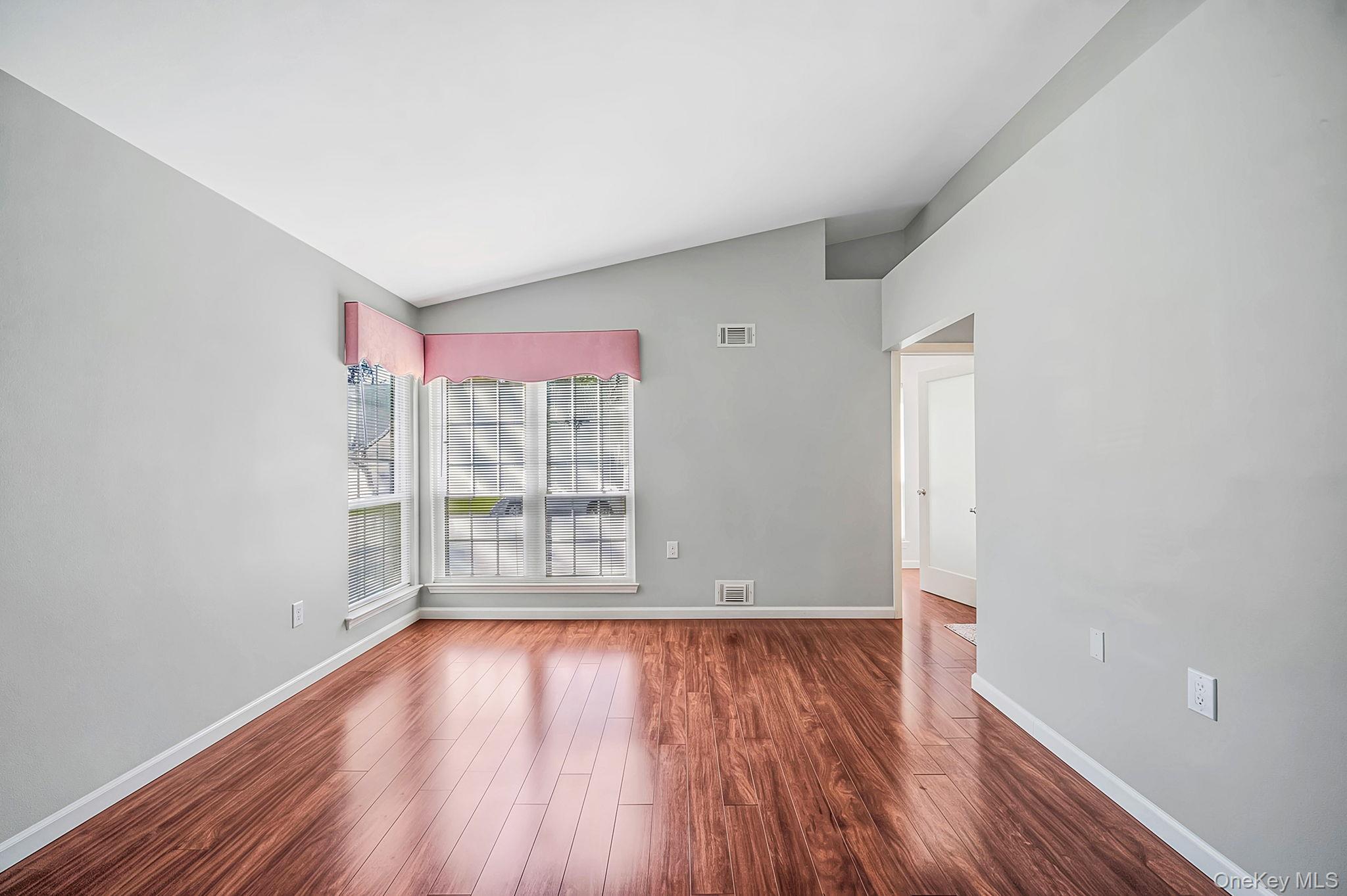 20 Wainscott Court Property Photo 18