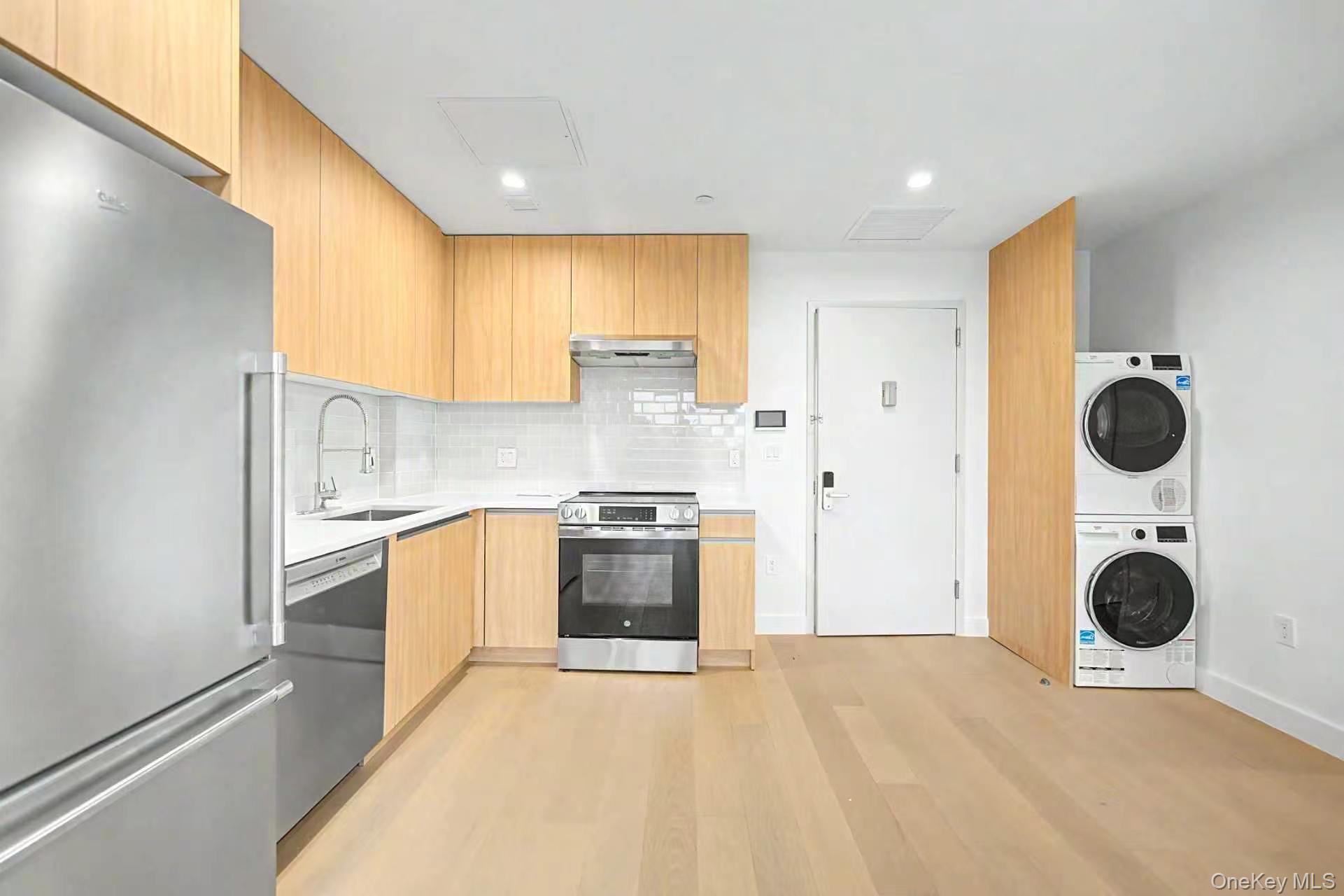 150-02 Northern Boulevard 3g Property Photo 6