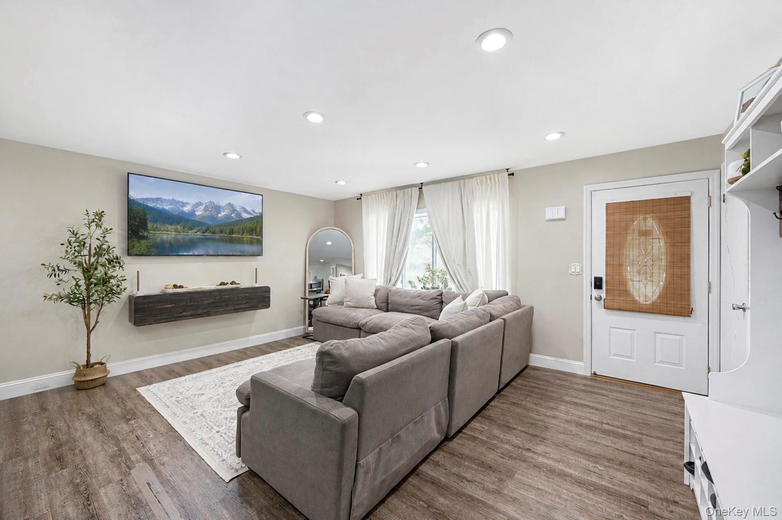 13 Adobe Drive Property Photo 7