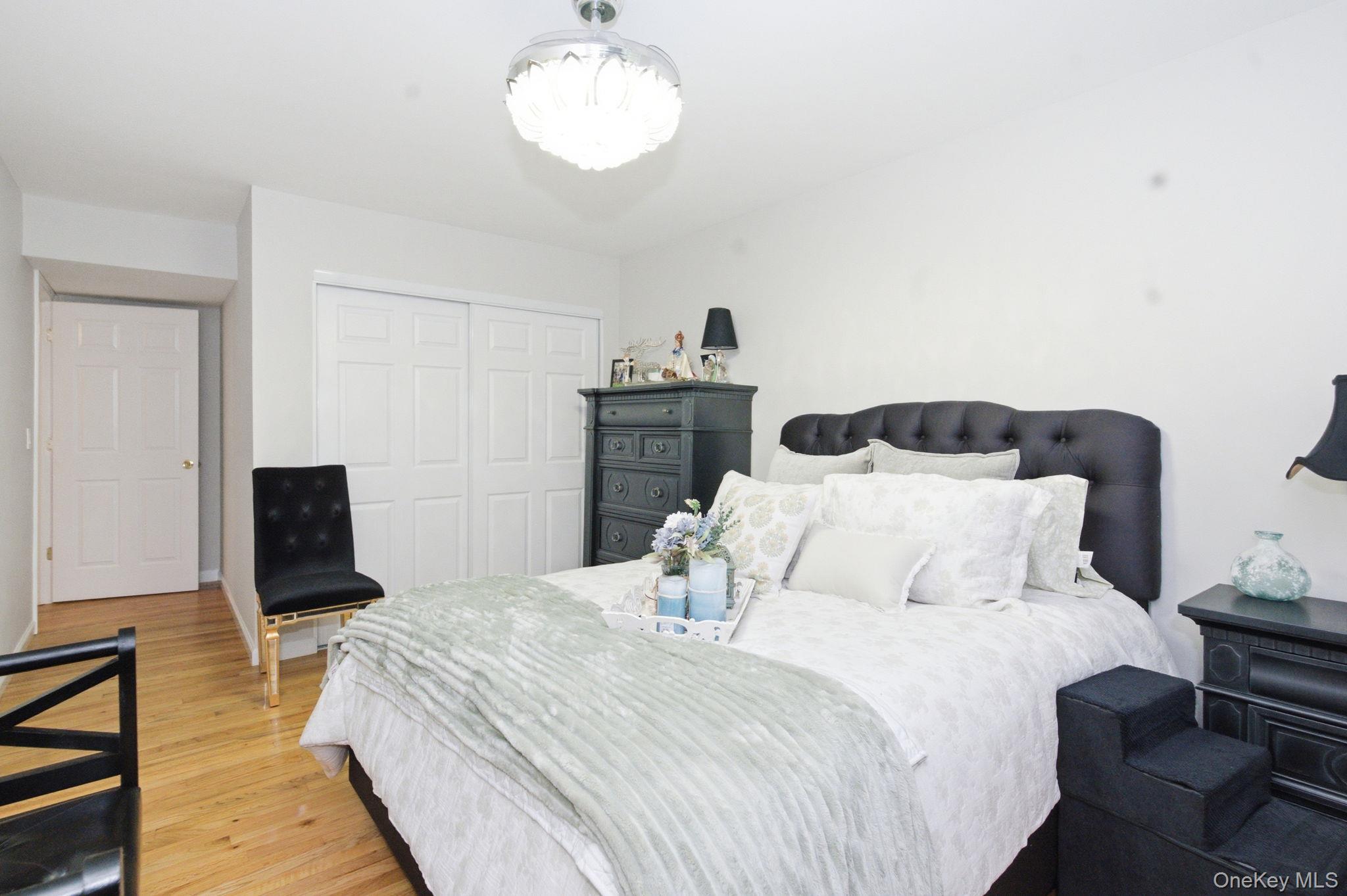 27 Walden Court F Property Photo 12