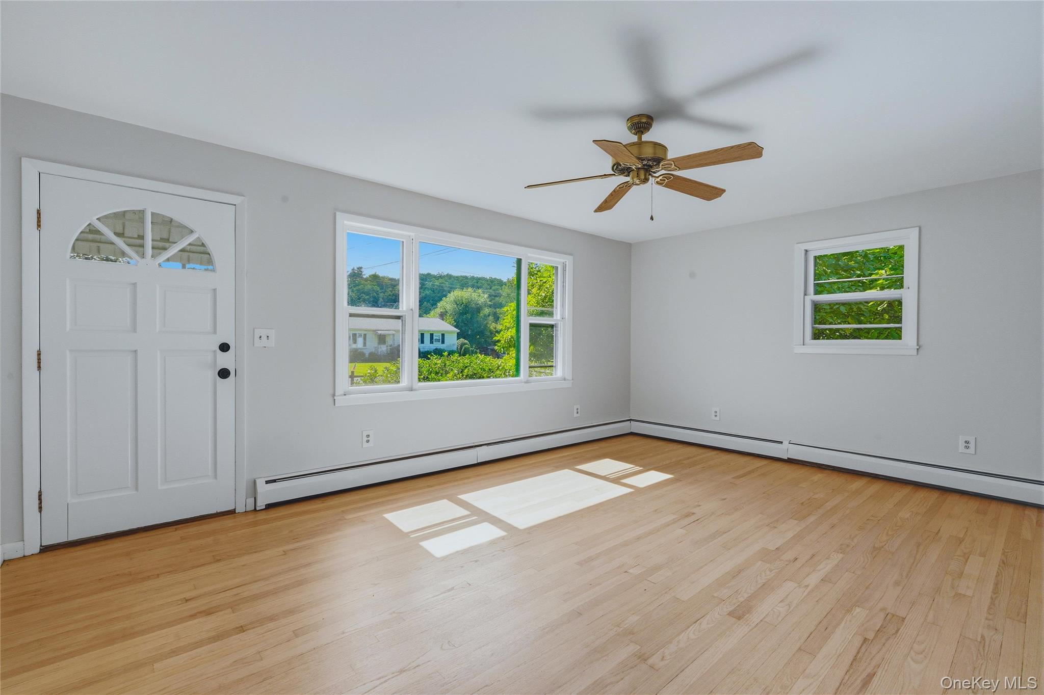 529 Lakeview Terrace Property Photo 3