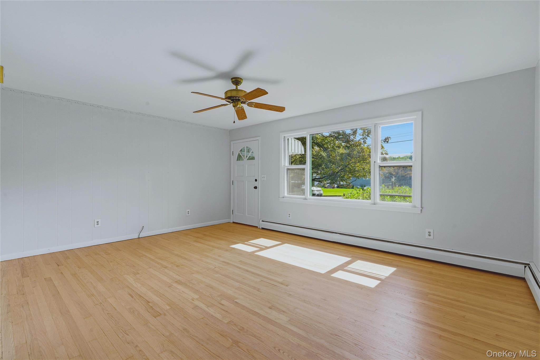 529 Lakeview Terrace Property Photo 4