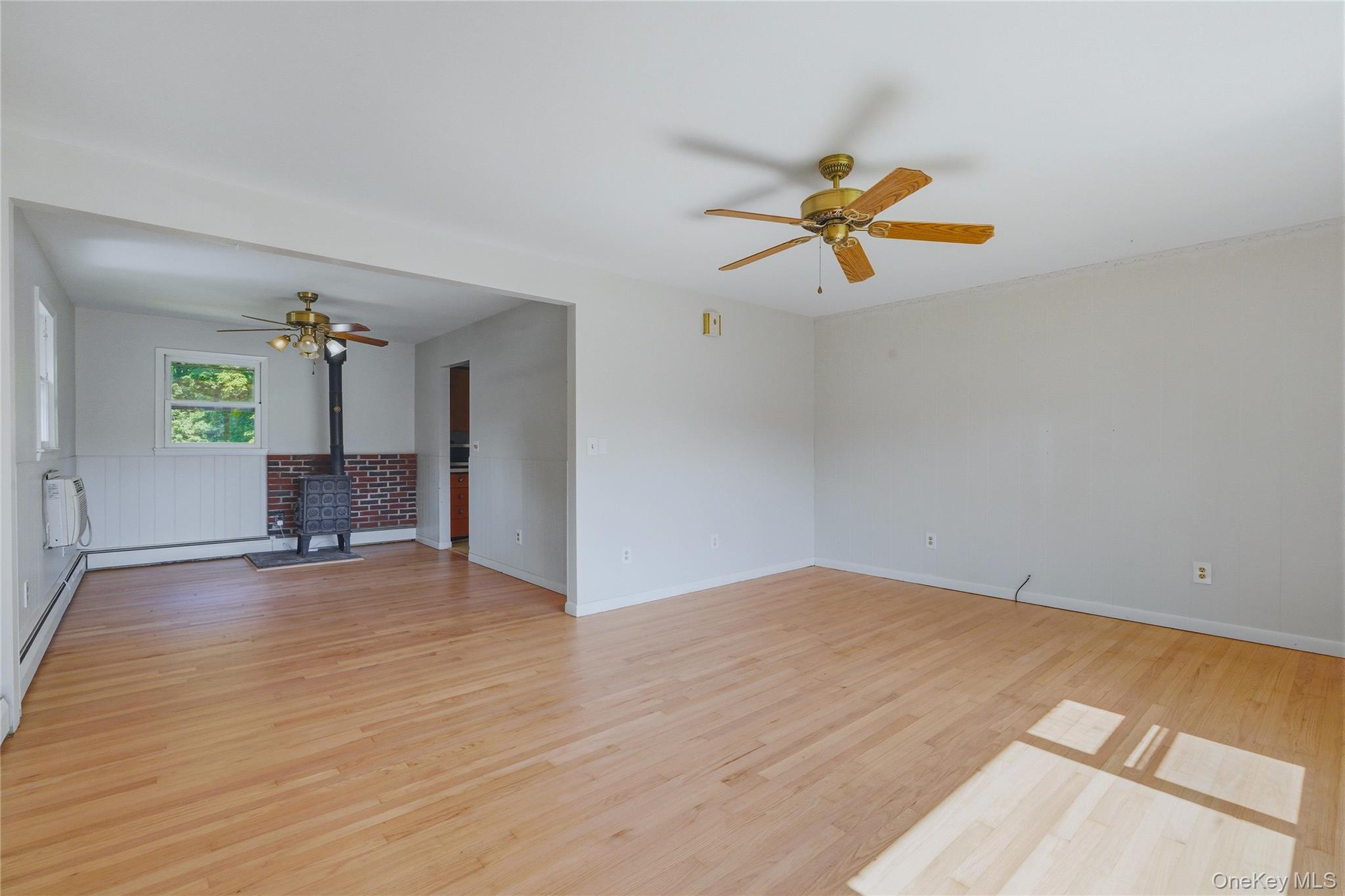 529 Lakeview Terrace Property Photo 5