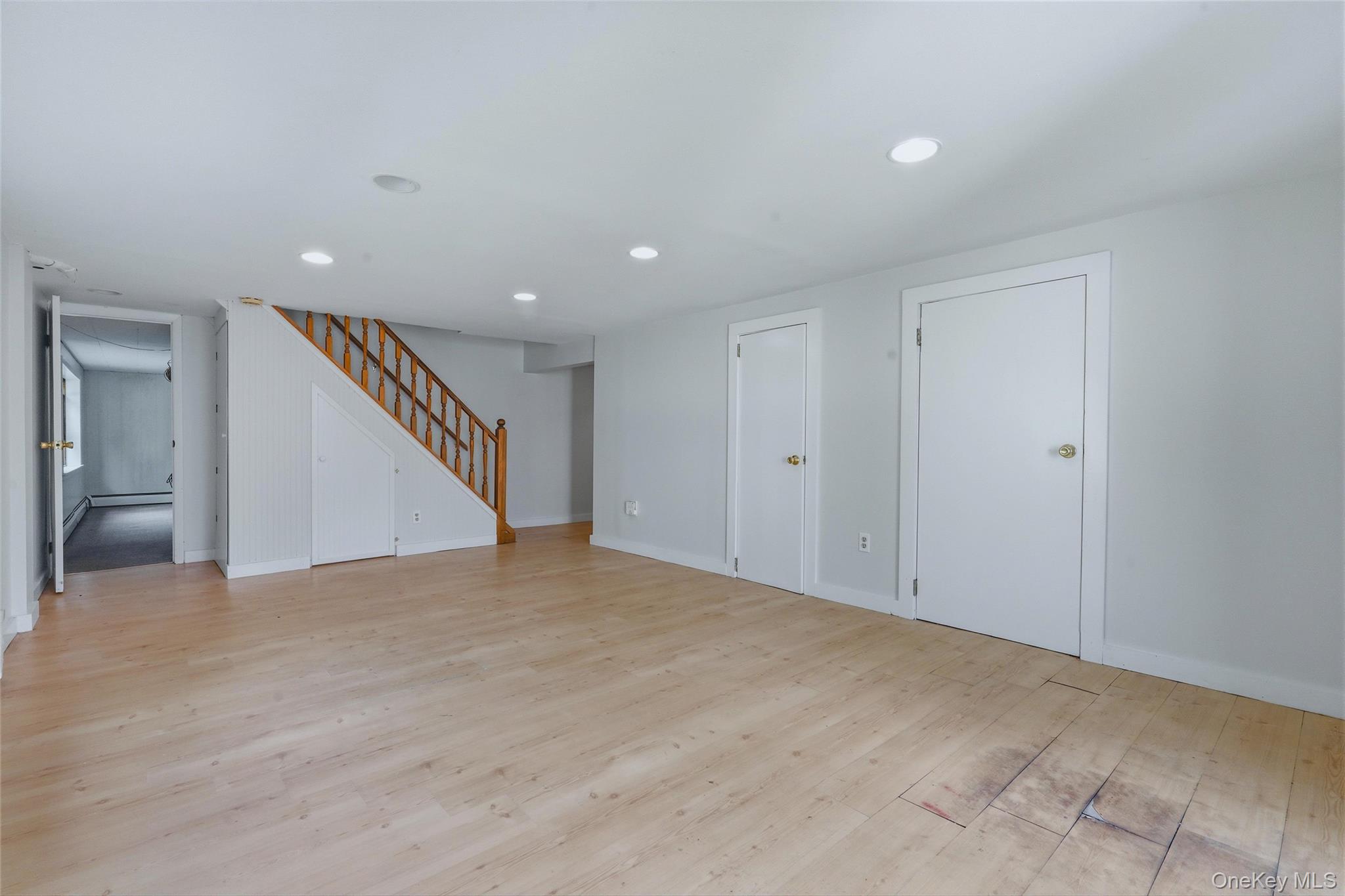 529 Lakeview Terrace Property Photo 15