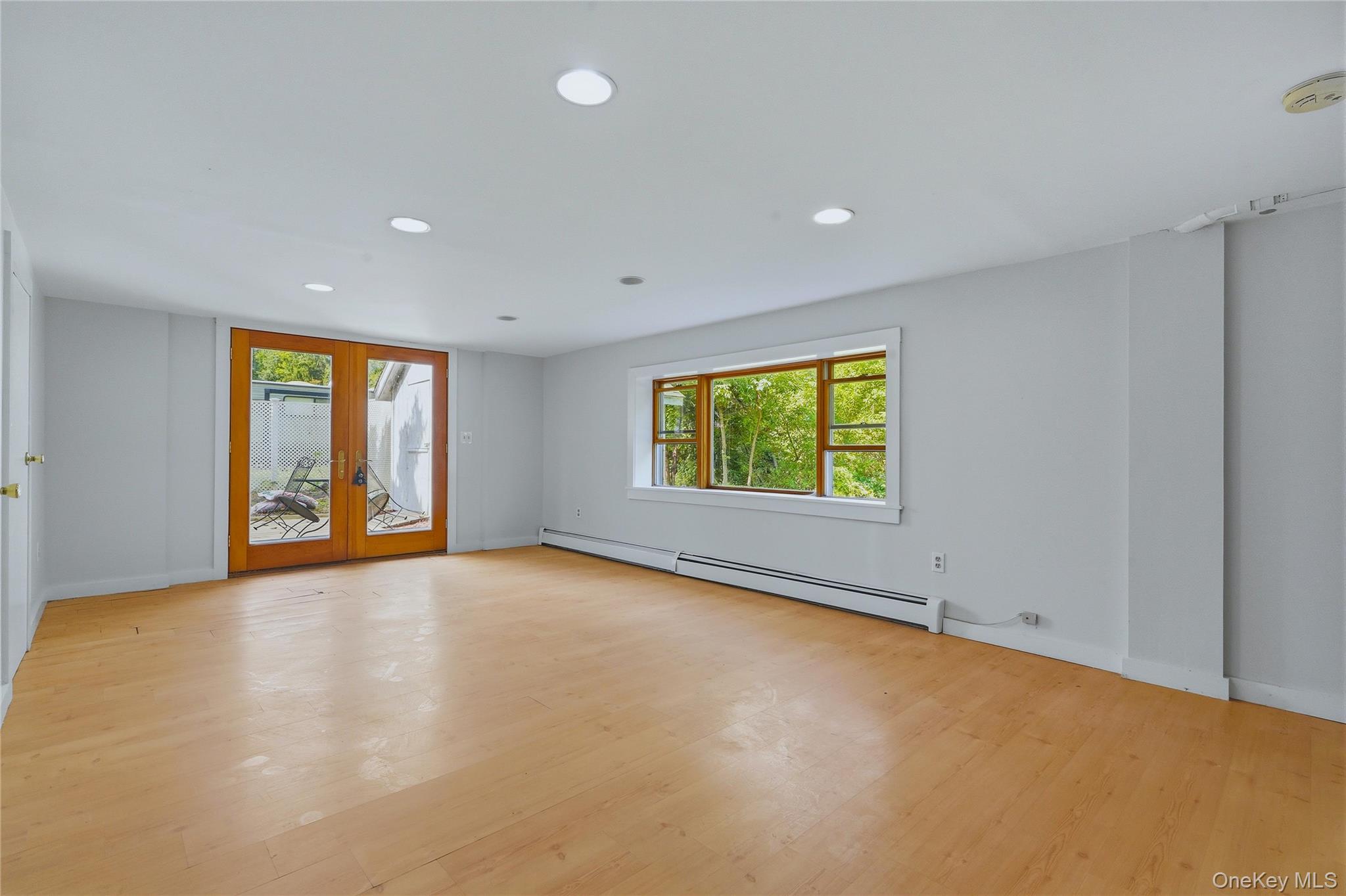 529 Lakeview Terrace Property Photo 16