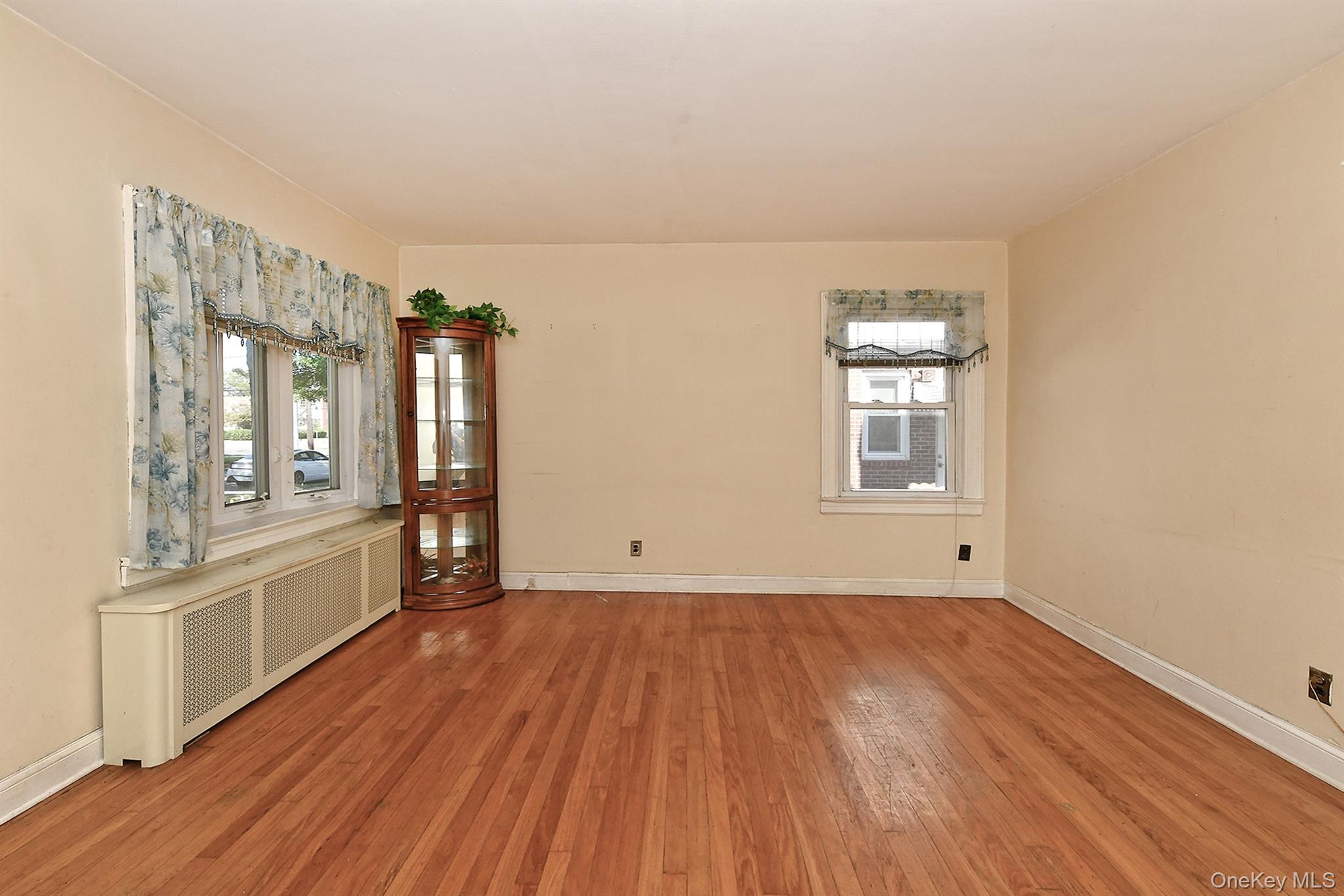 12 Hull Avenue Property Photo 9