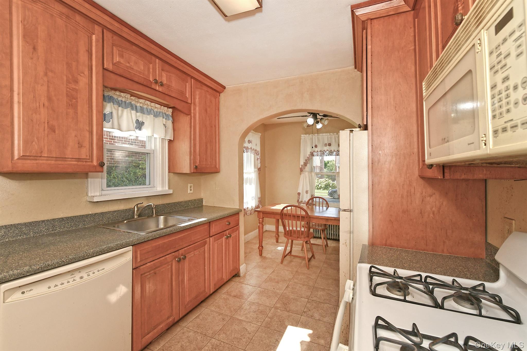 12 Hull Avenue Property Photo 16