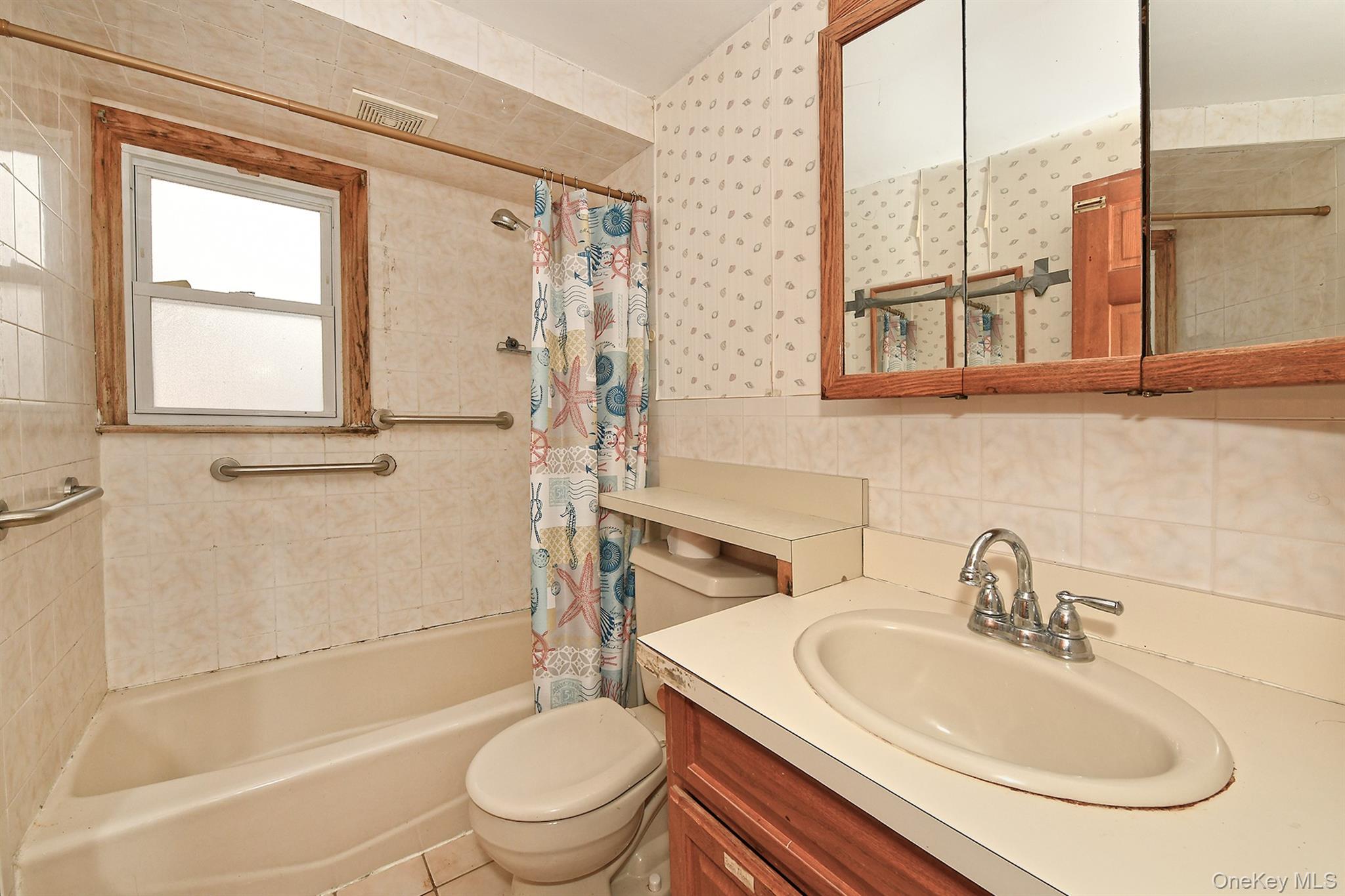 12 Hull Avenue Property Photo 17