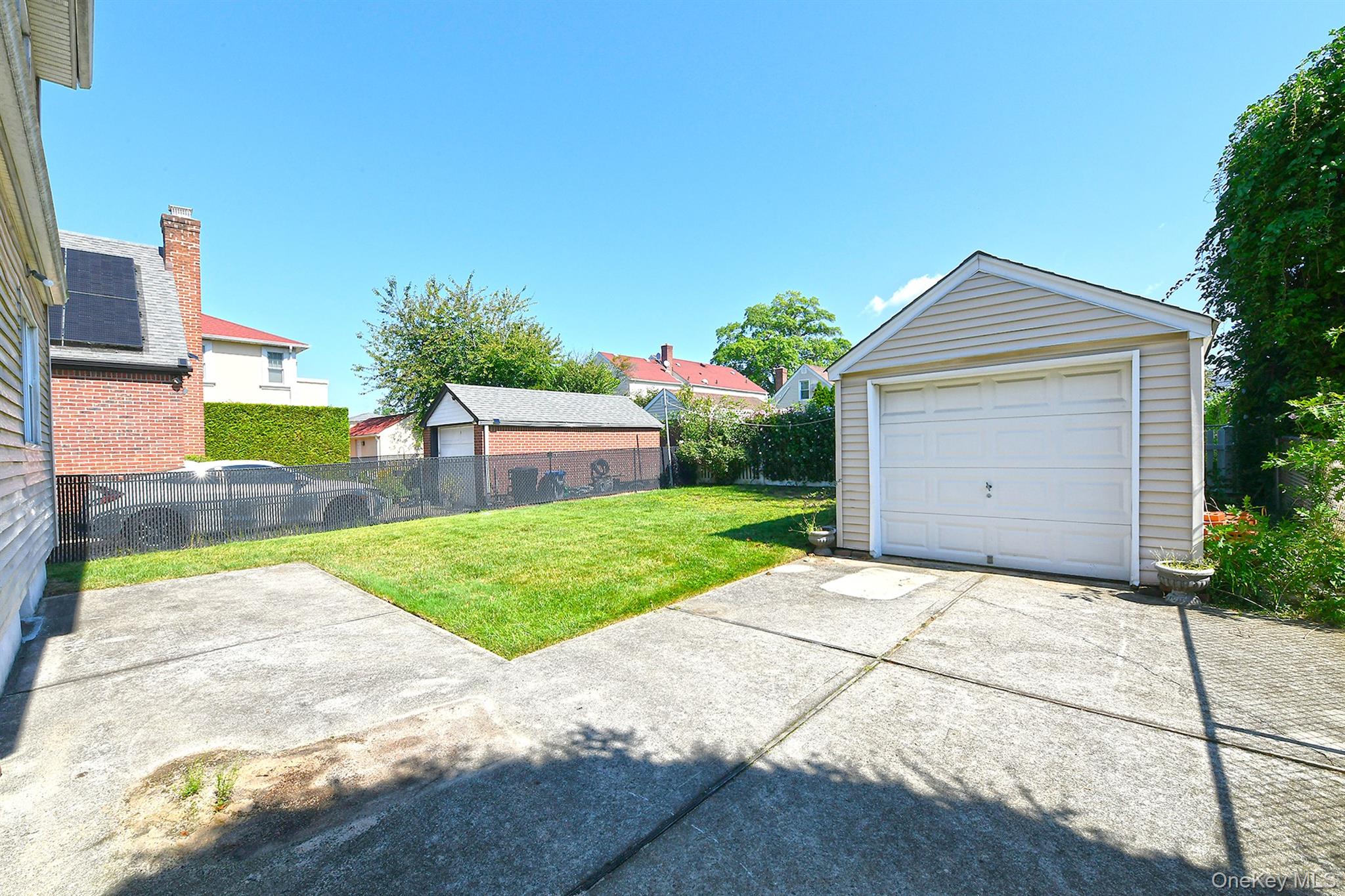12 Hull Avenue Property Photo 32