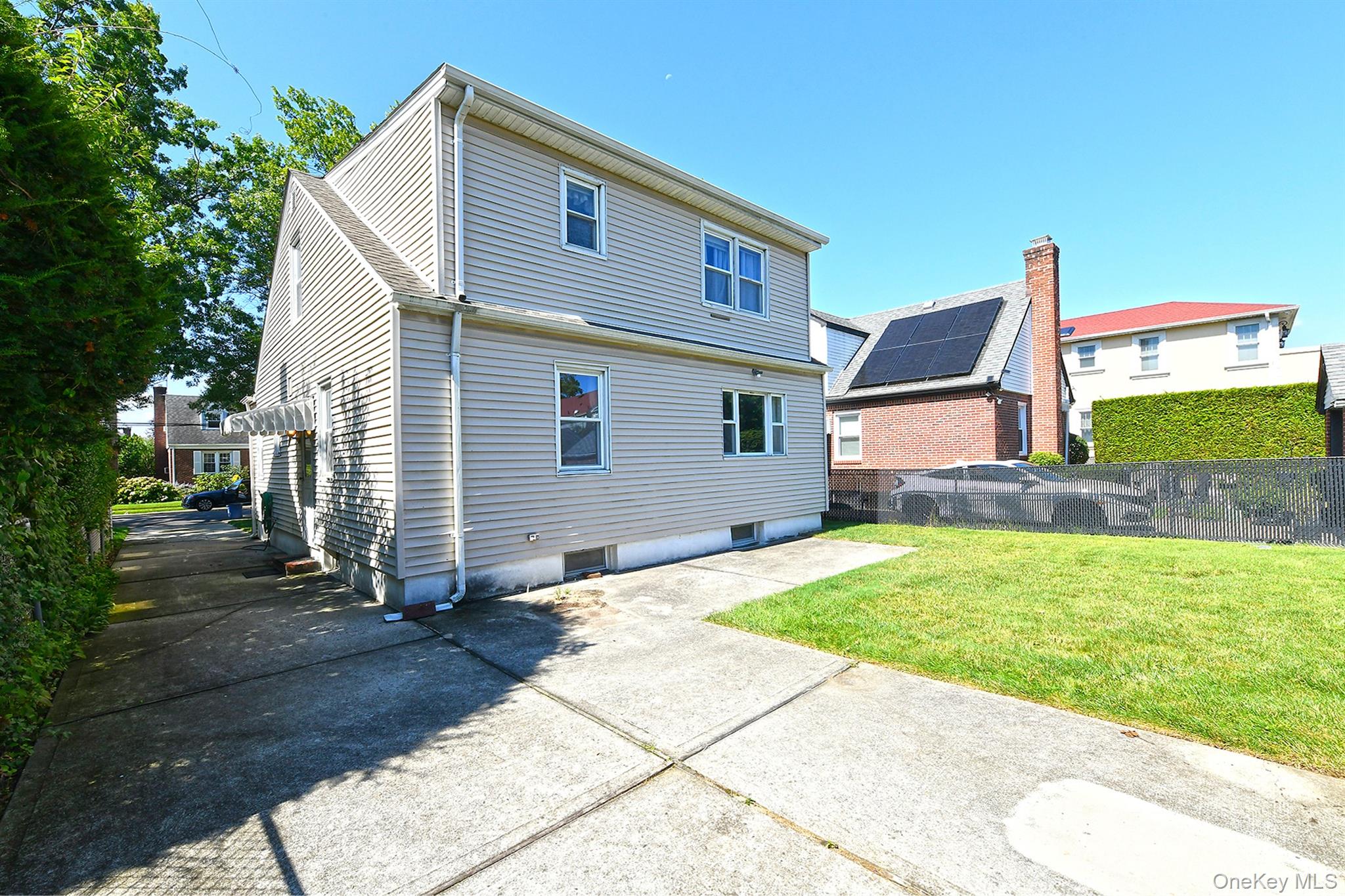 12 Hull Avenue Property Photo 34