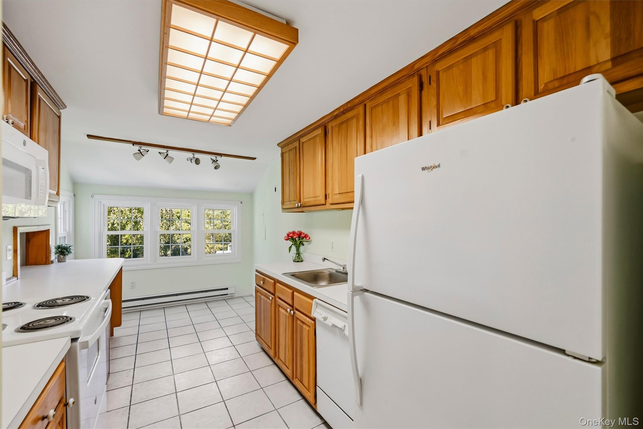 1704 Holly Stream Court Property Photo 7