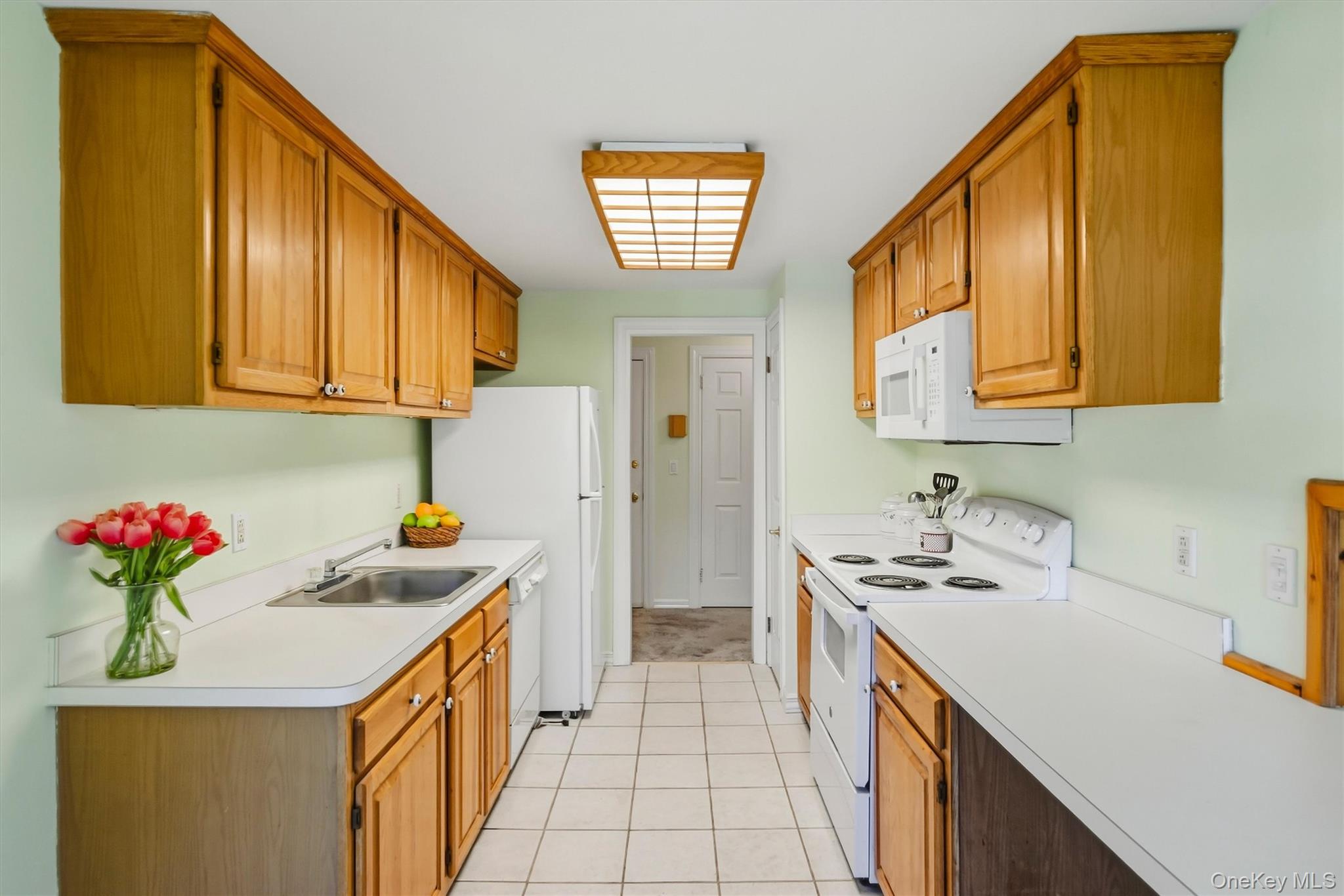 1704 Holly Stream Court Property Photo 8