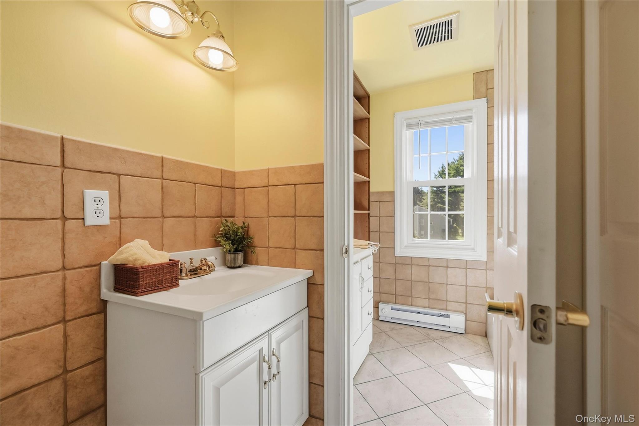 1704 Holly Stream Court Property Photo 24