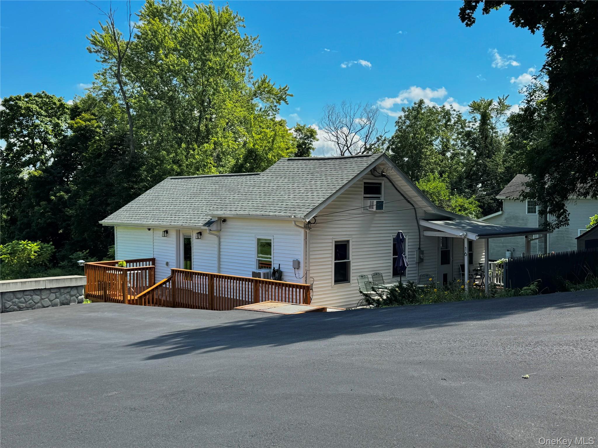 16 Highland Avenue Property Photo 1