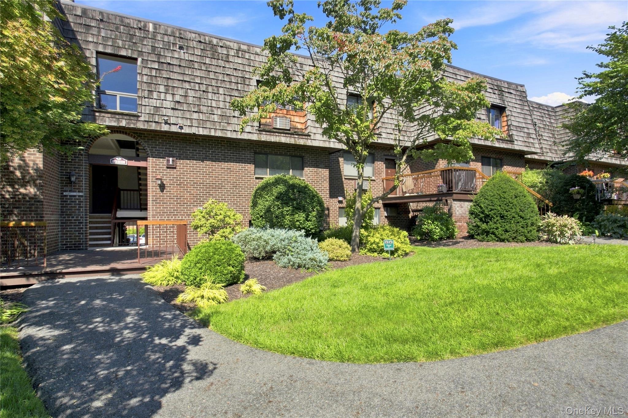 1 Briarcliff Drive 4 Property Photo 2
