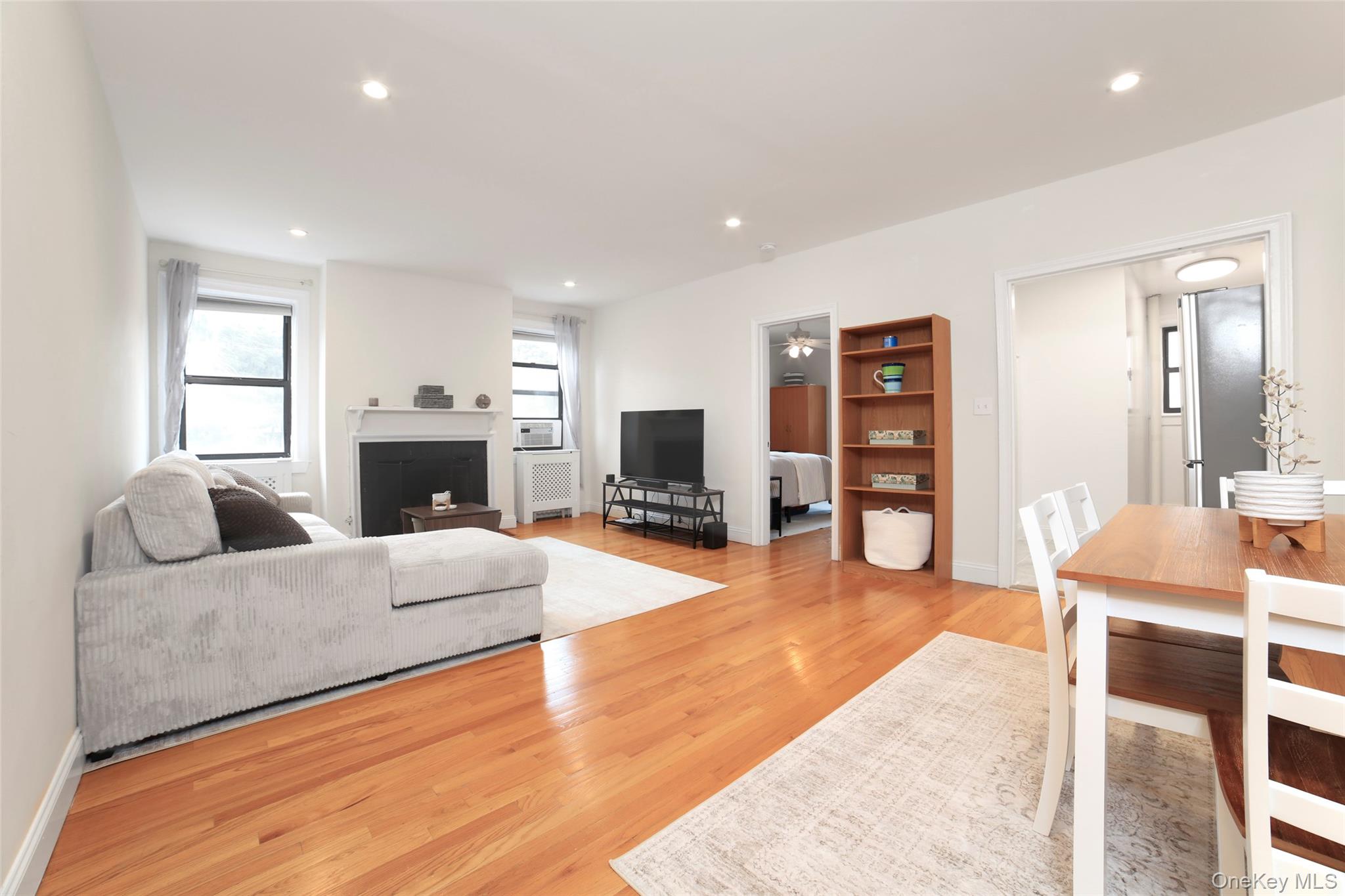 68 E Hartsdale Avenue 5e Property Photo 2
