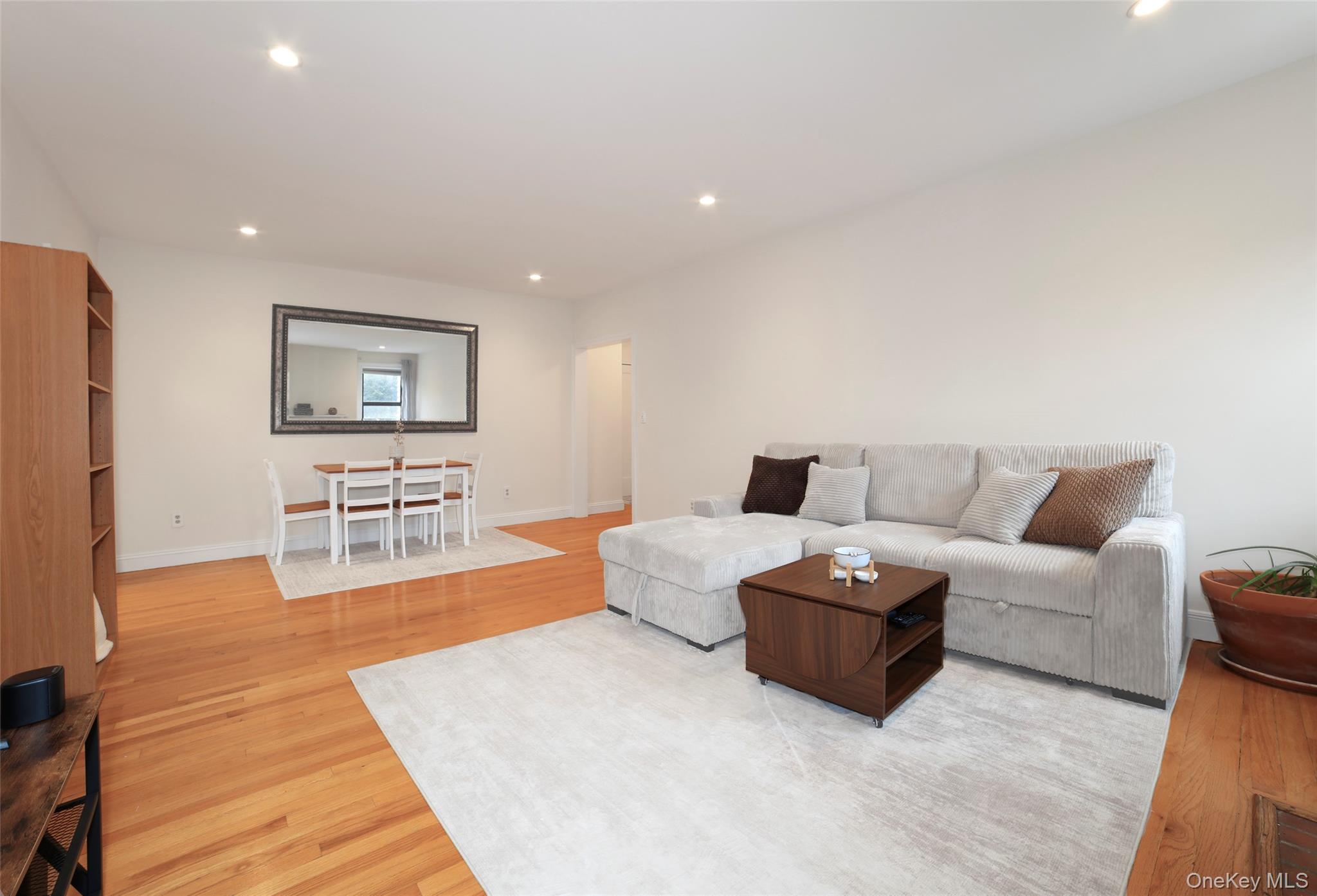68 E Hartsdale Avenue 5e Property Photo 3