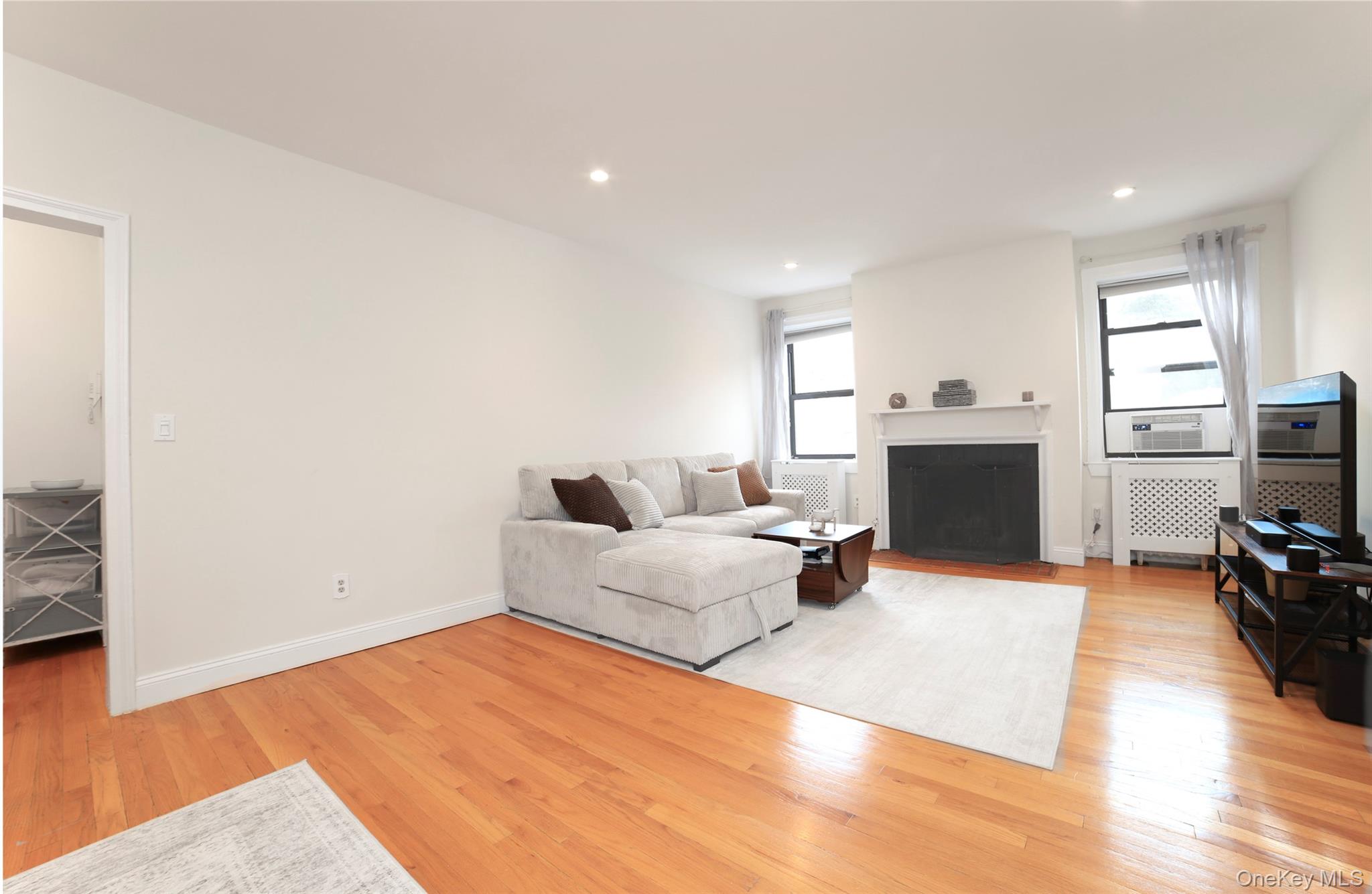 68 E Hartsdale Avenue 5e Property Photo 4