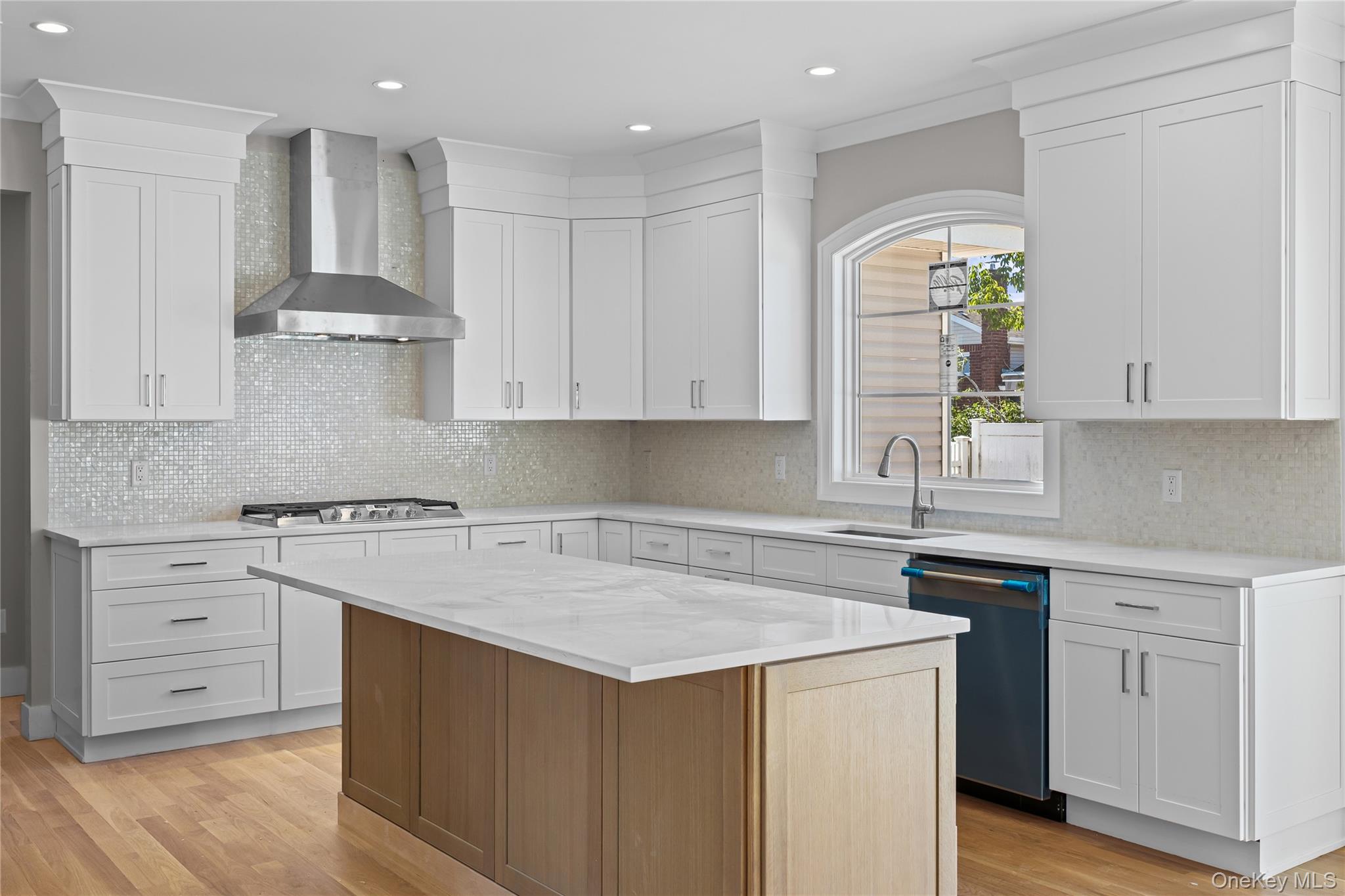 366 Broadway Property Photo 15
