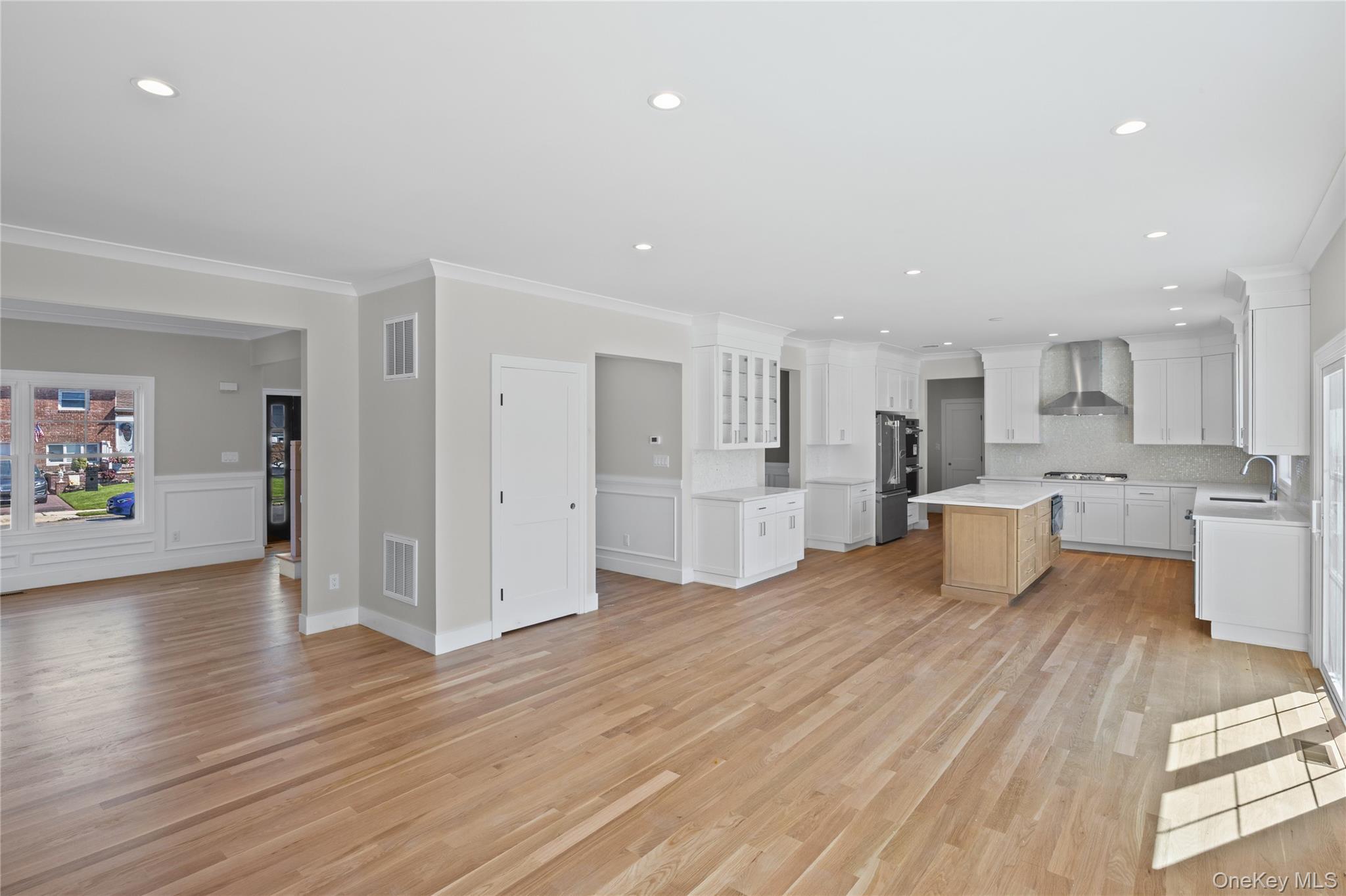 366 Broadway Property Photo 19