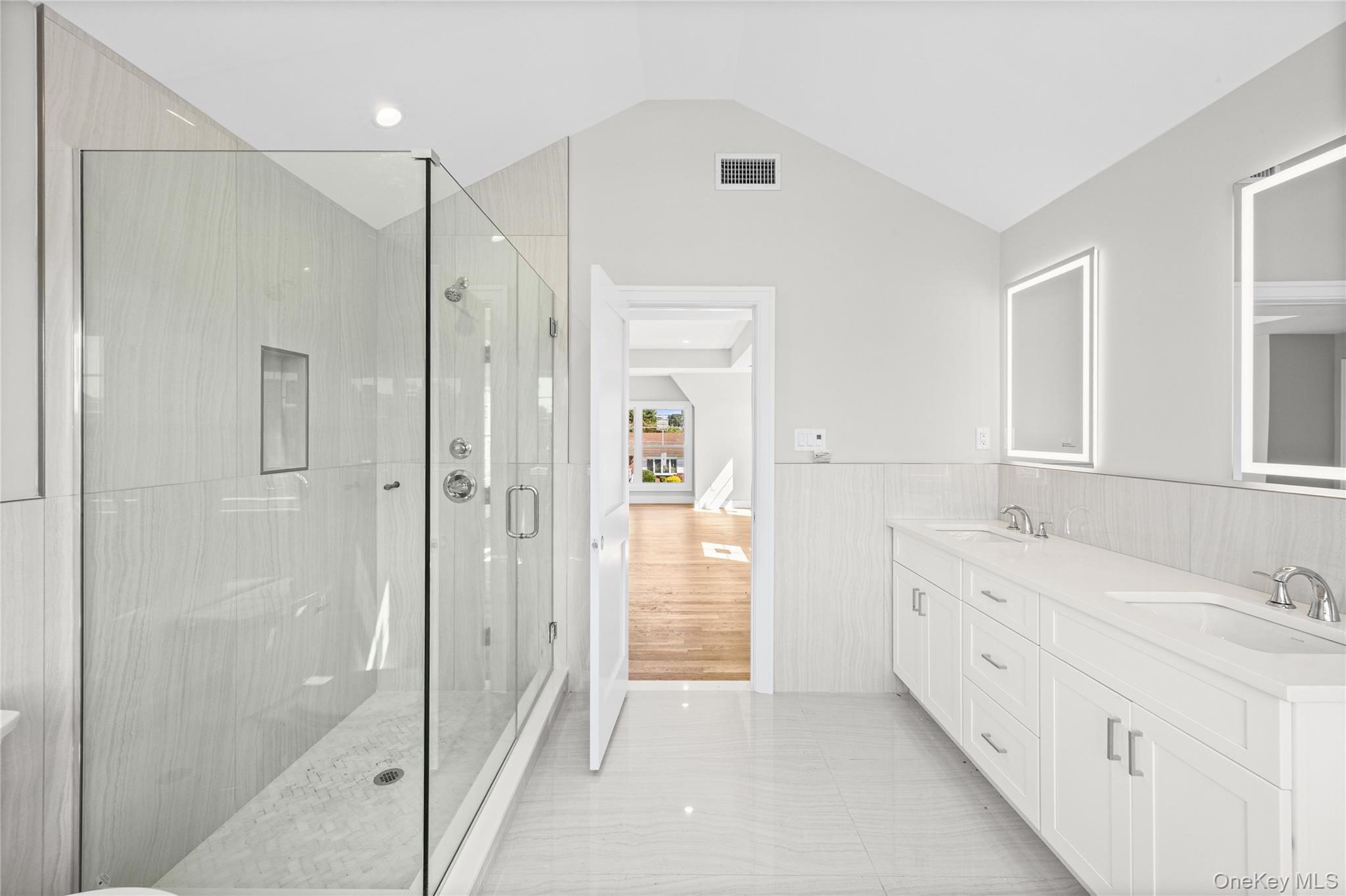 366 Broadway Property Photo 32