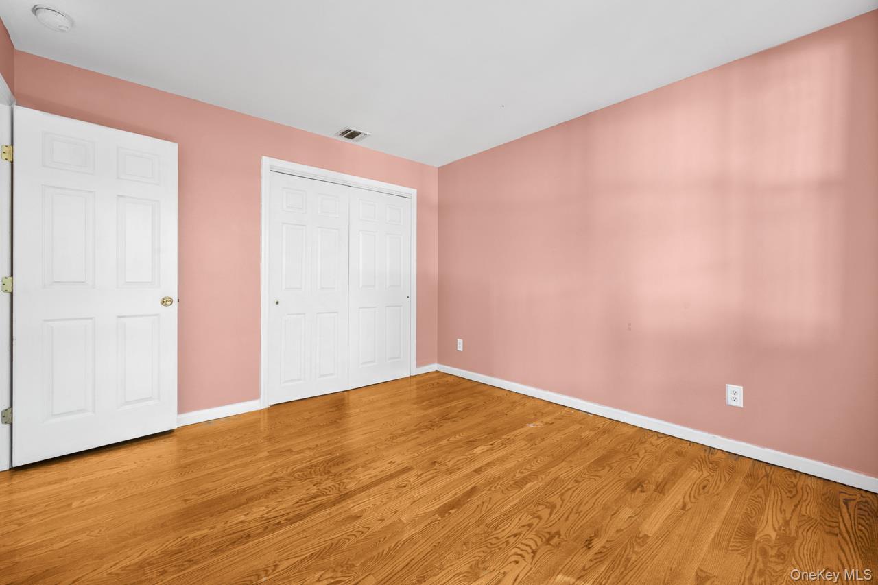 10 Iowa Street Property Photo 17