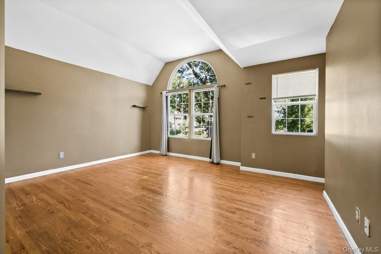 10 Iowa Street Property Photo 23
