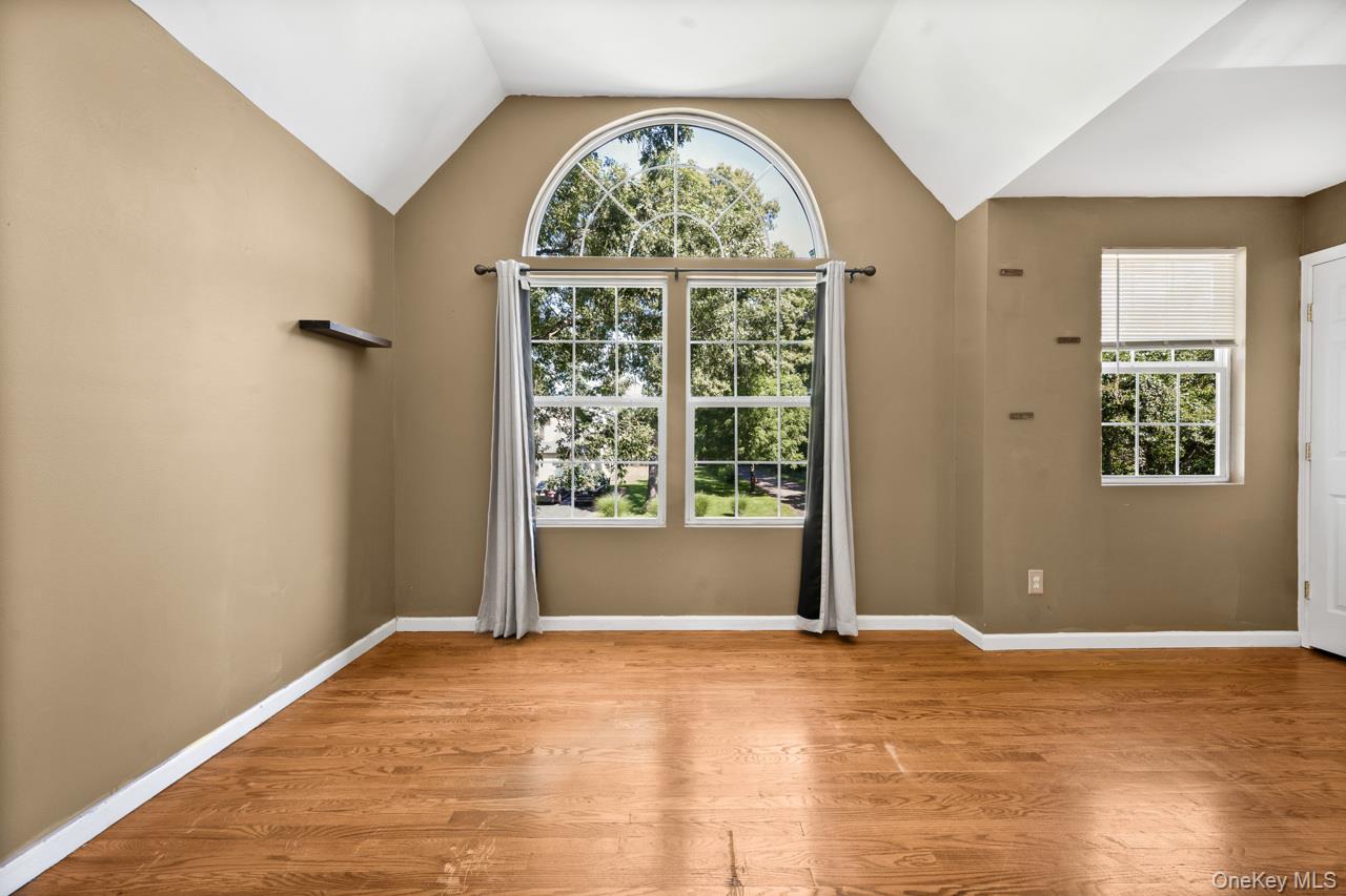 10 Iowa Street Property Photo 27