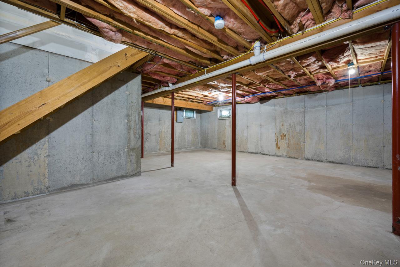 10 Iowa Street Property Photo 32