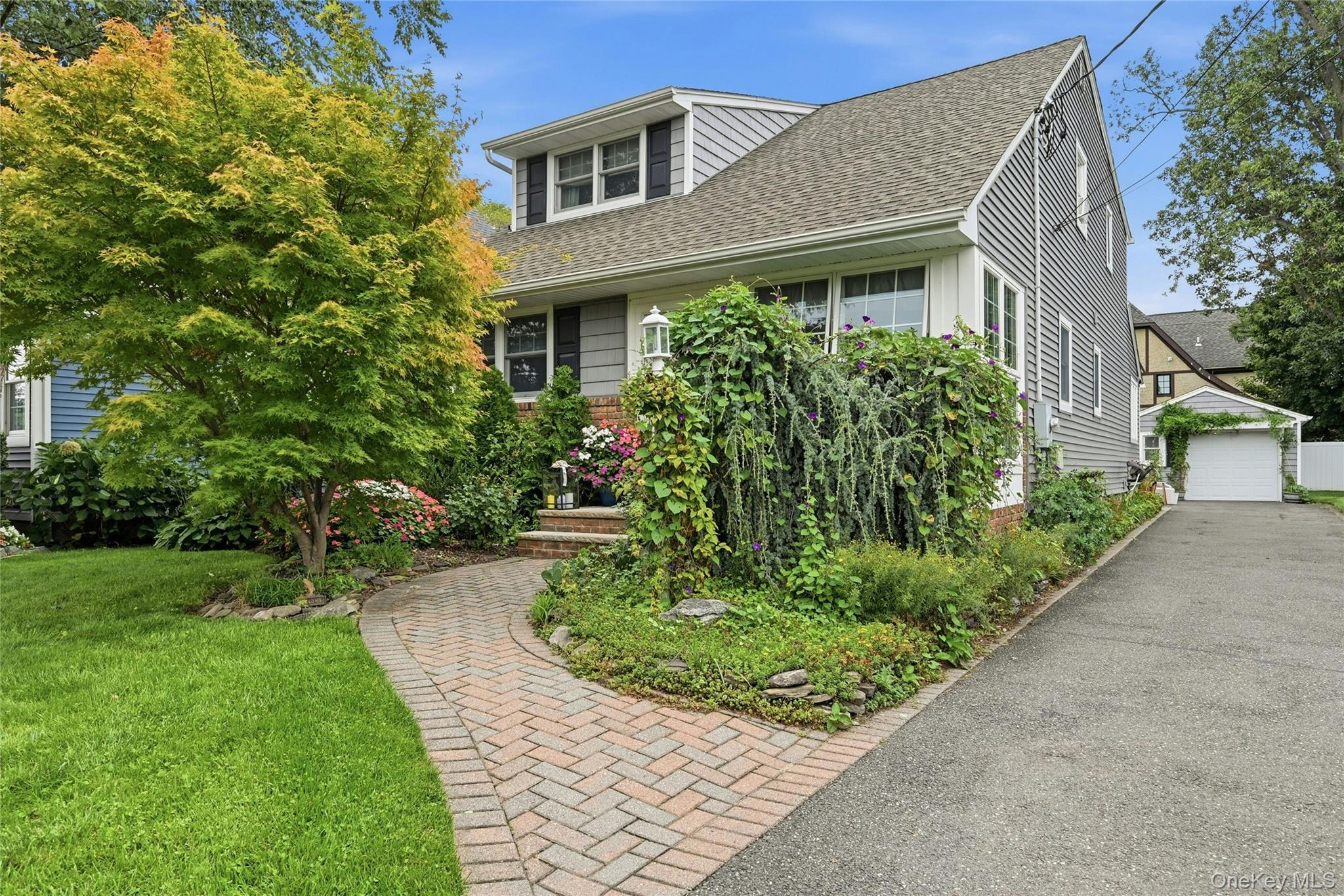 35 Reid Avenue Property Photo 1