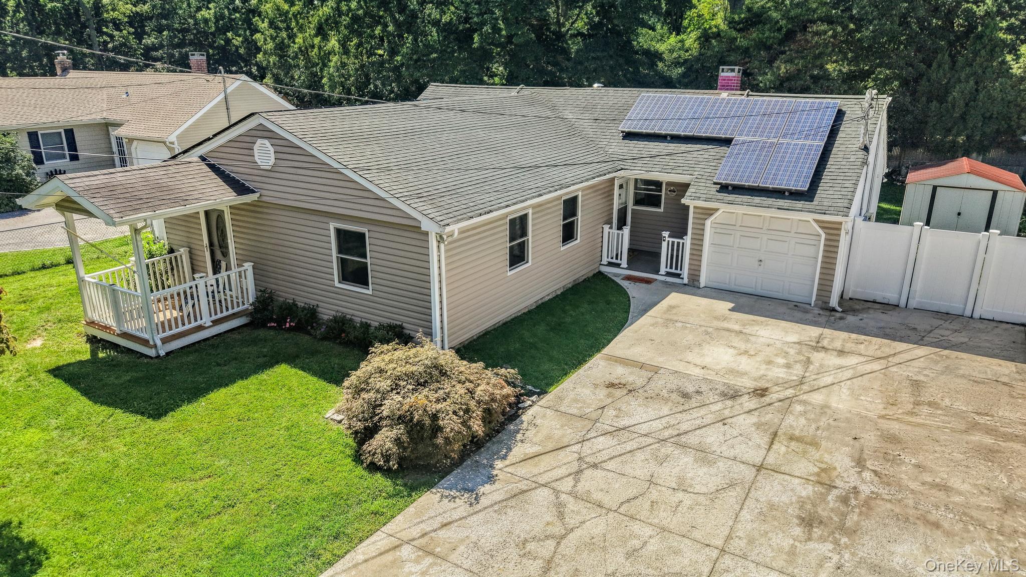 469 Carnation Drive Property Photo 1