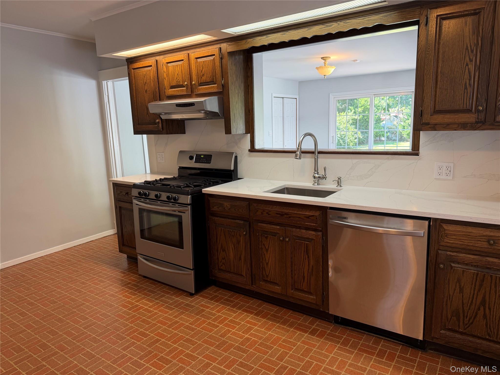 2100 Hillside Avenue Property Photo 10