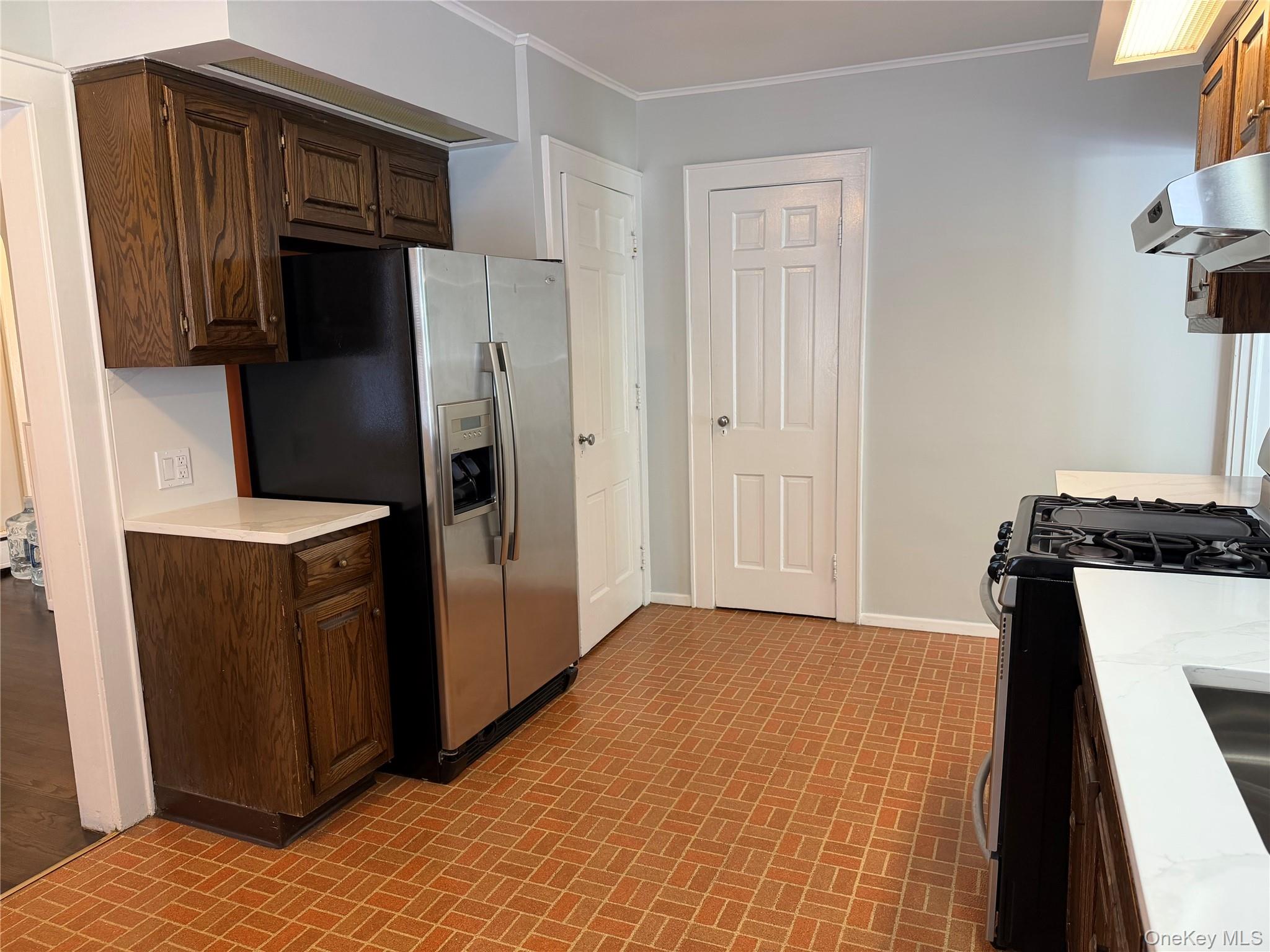 2100 Hillside Avenue Property Photo 11
