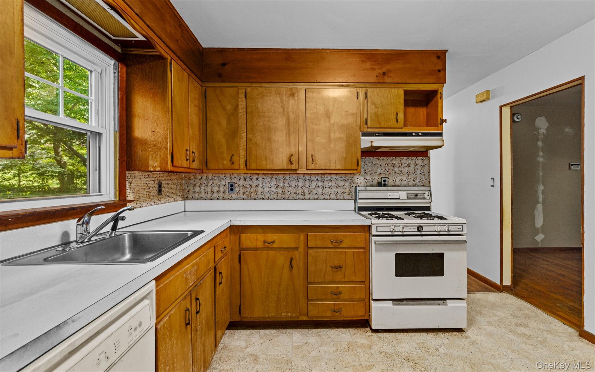11 Woodycrest Drive Property Photo 5