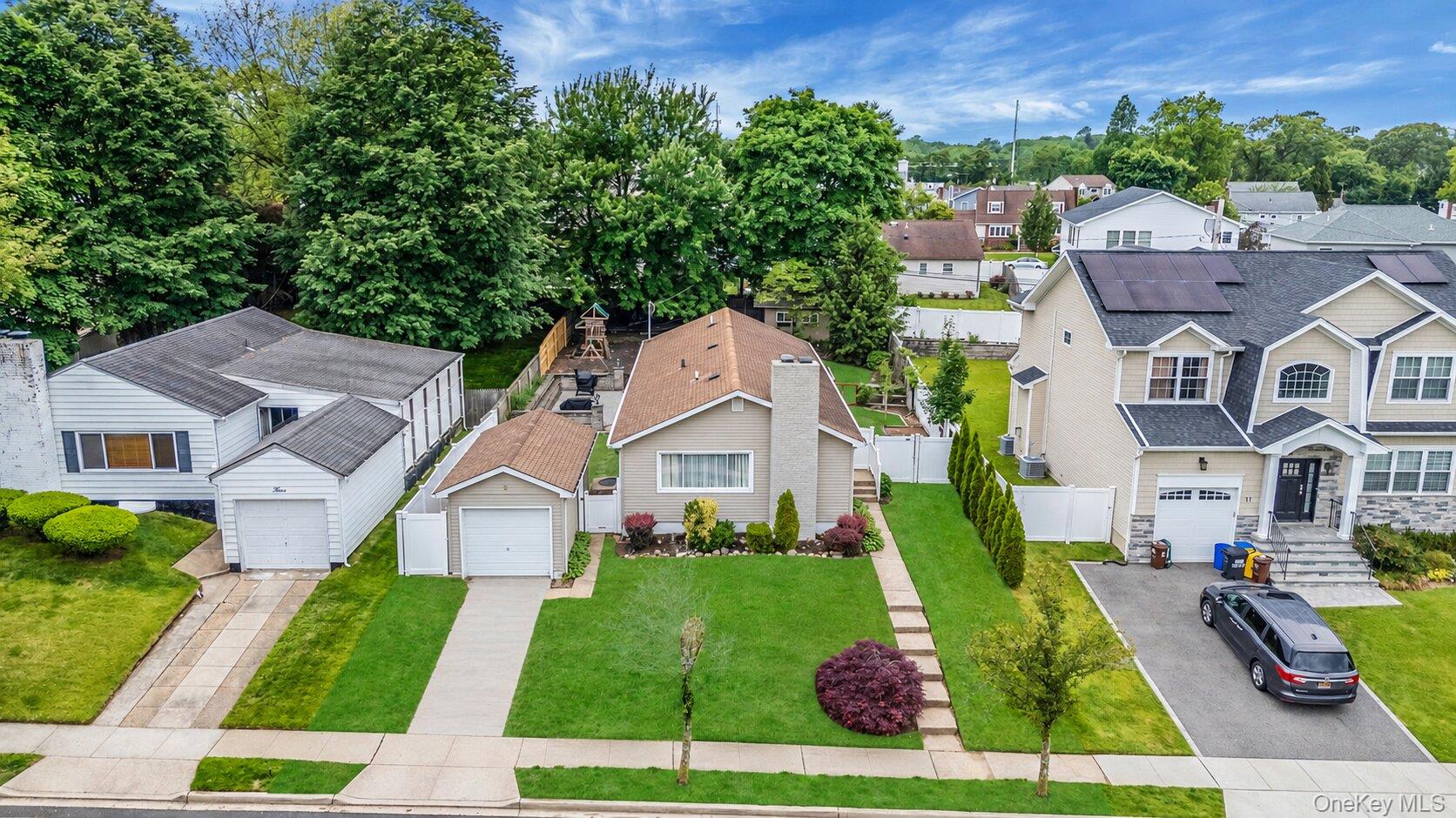 5 Willets Drive Property Photo 1