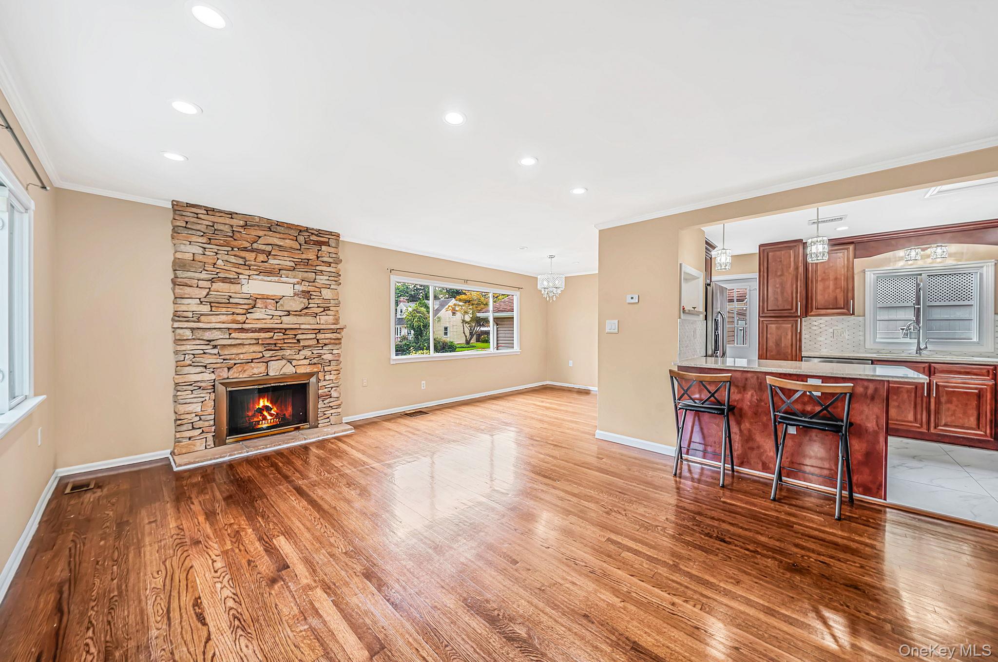 5 Willets Drive Property Photo 4