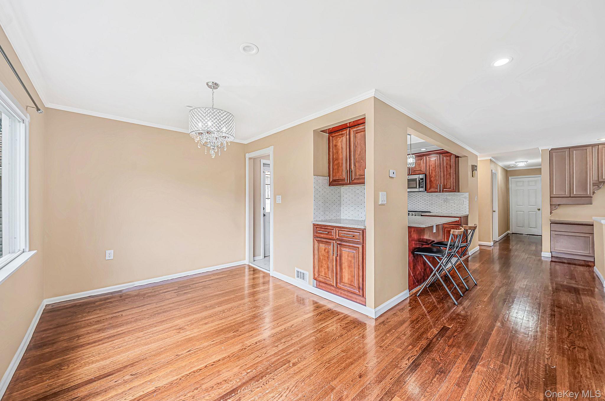 5 Willets Drive Property Photo 7