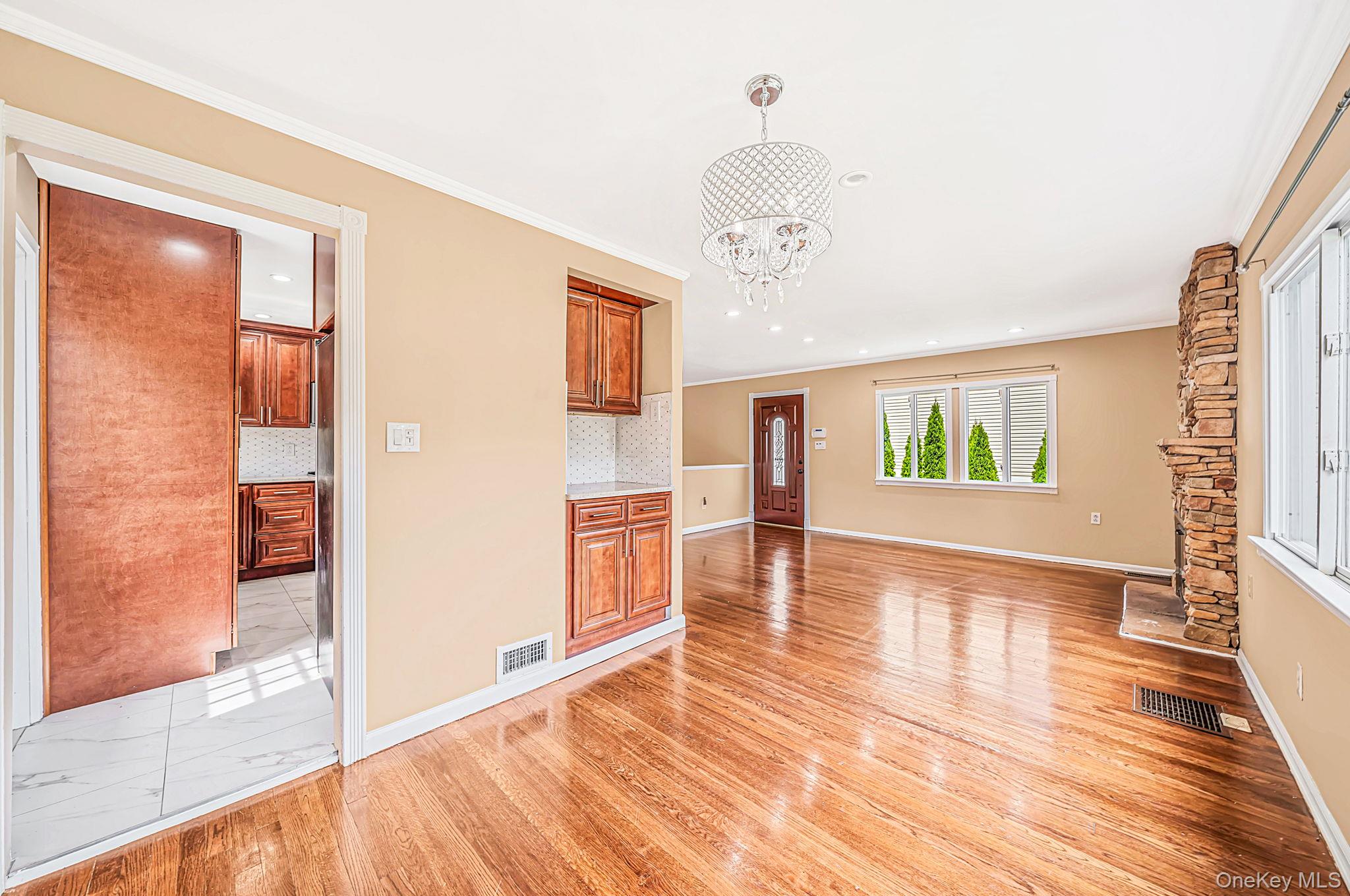 5 Willets Drive Property Photo 8