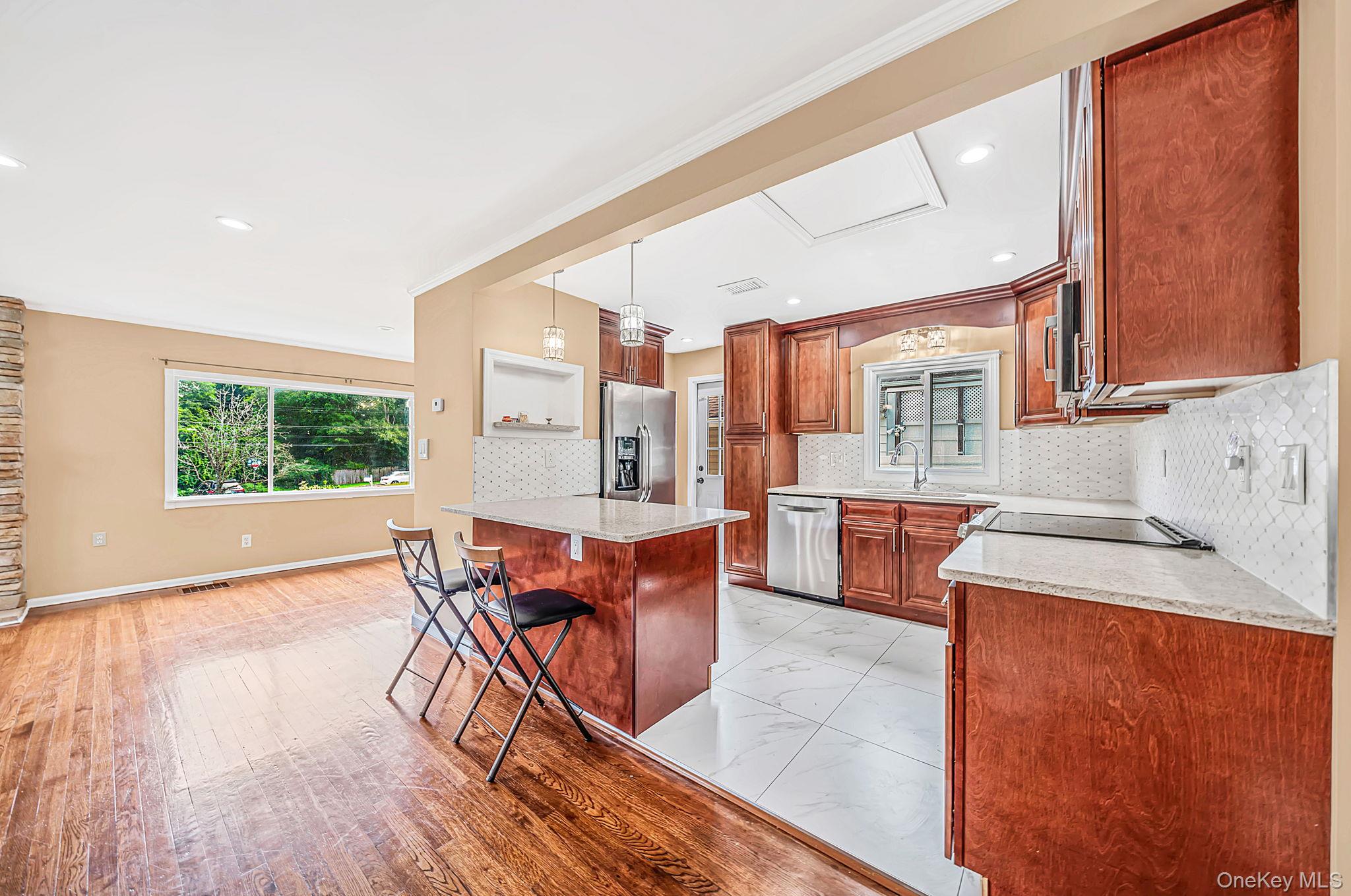 5 Willets Drive Property Photo 10