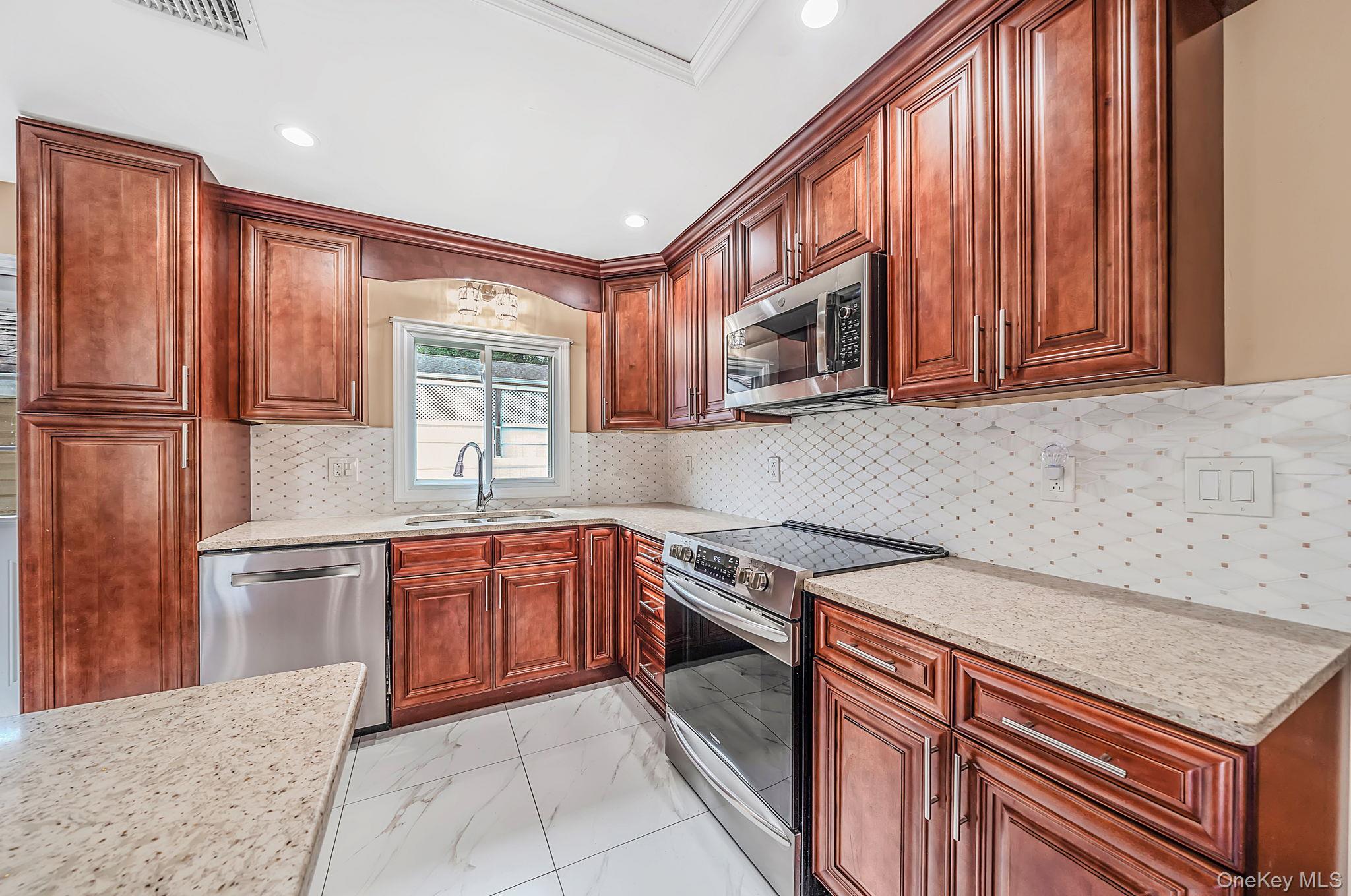 5 Willets Drive Property Photo 11
