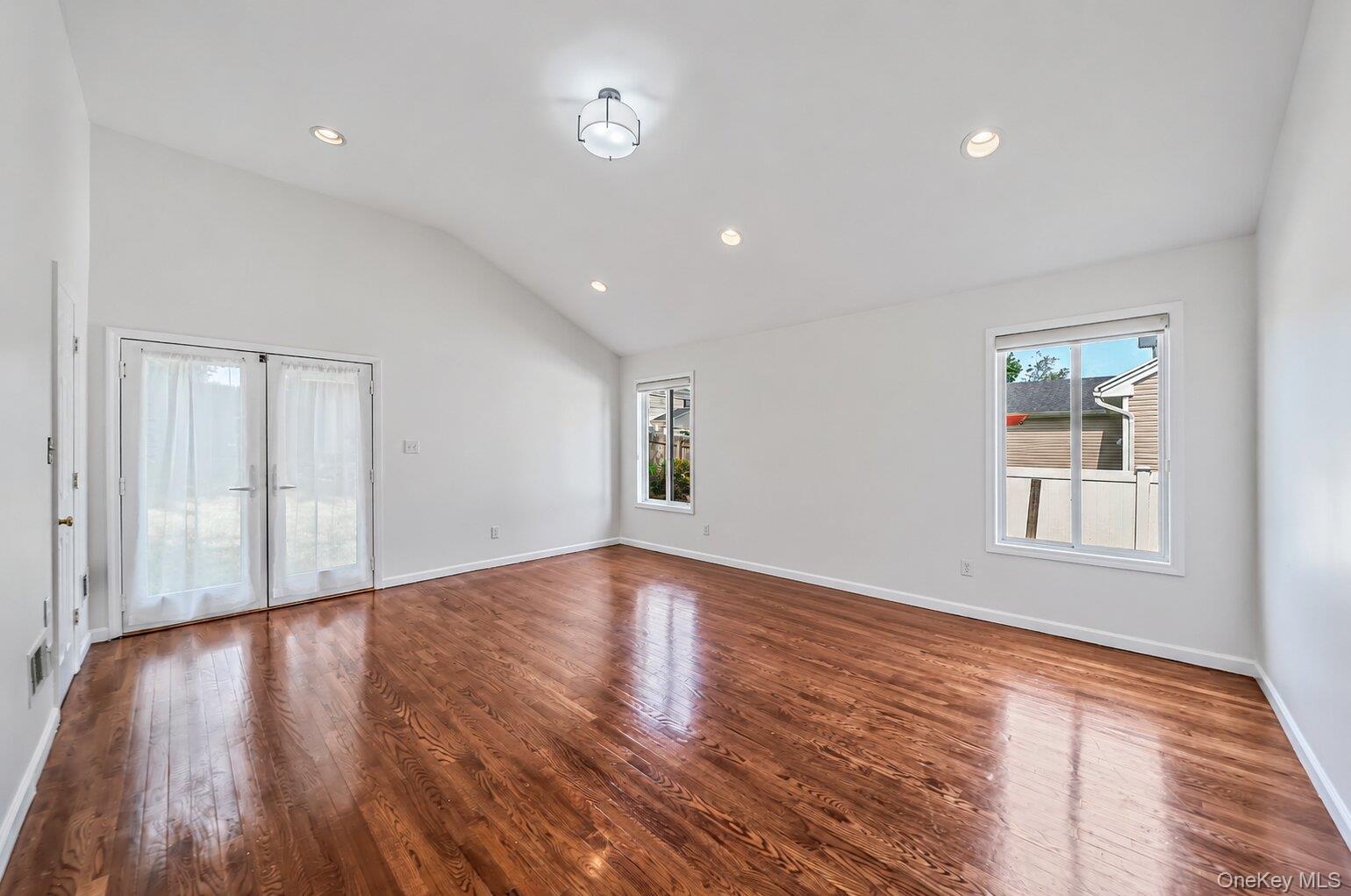 5 Willets Drive Property Photo 13