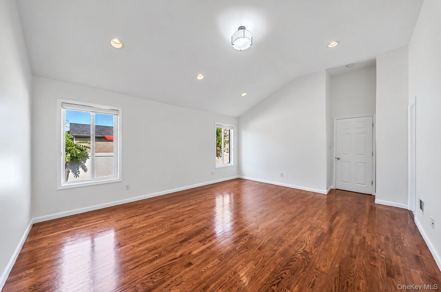 5 Willets Drive Property Photo 14