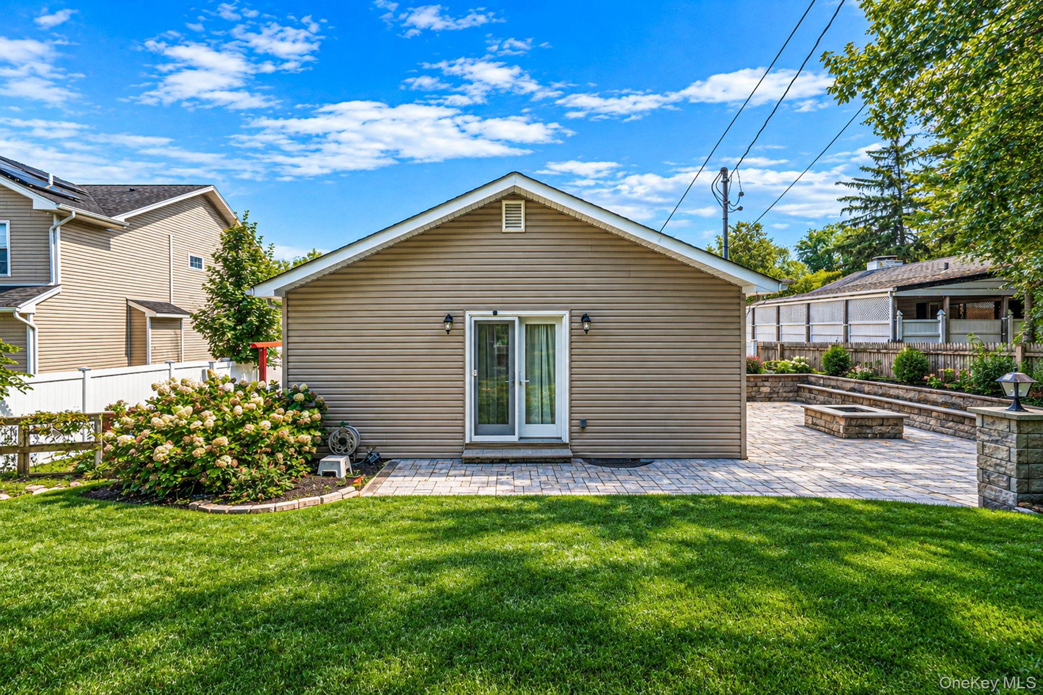 5 Willets Drive Property Photo 35