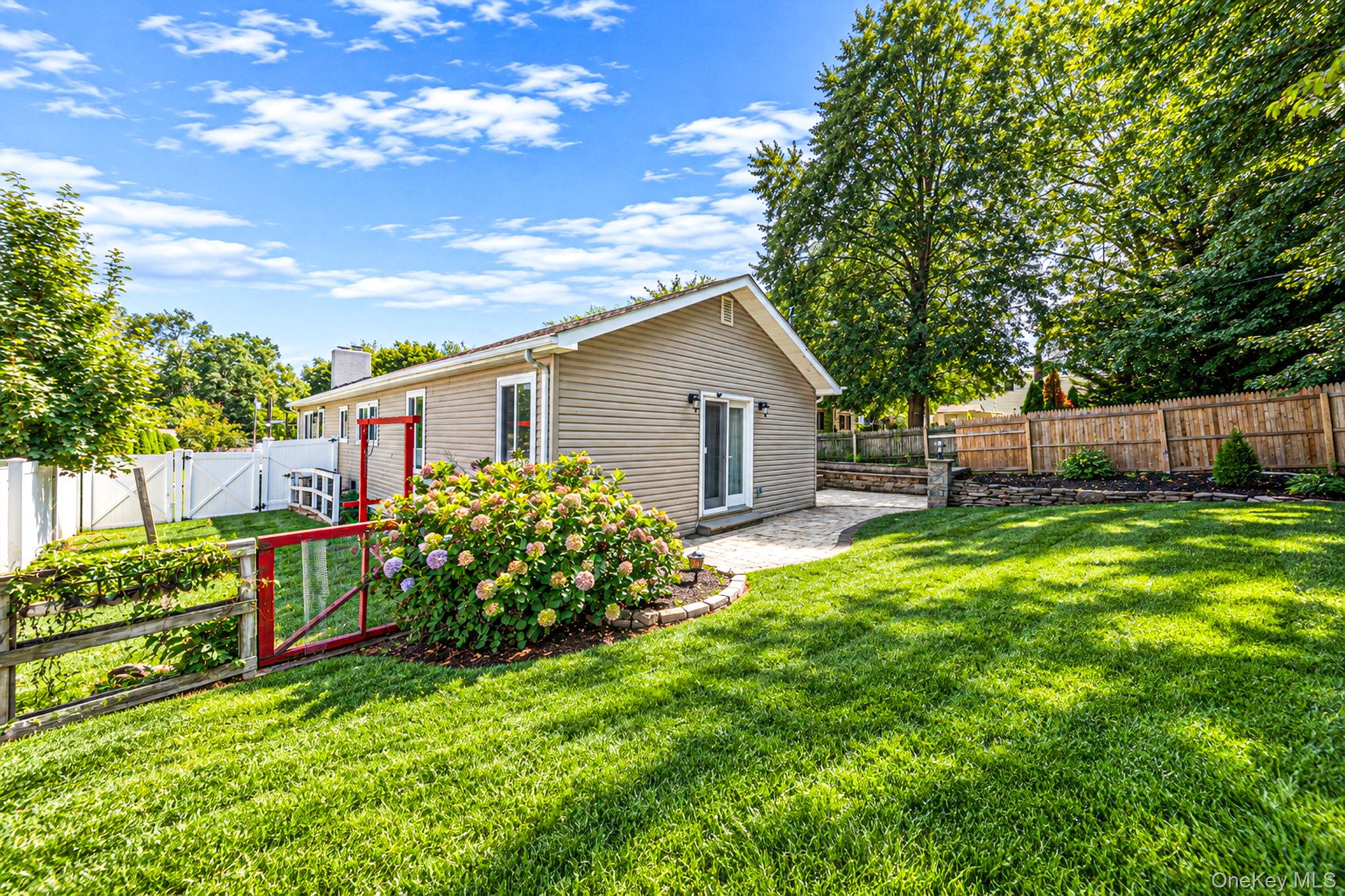 5 Willets Drive Property Photo 36