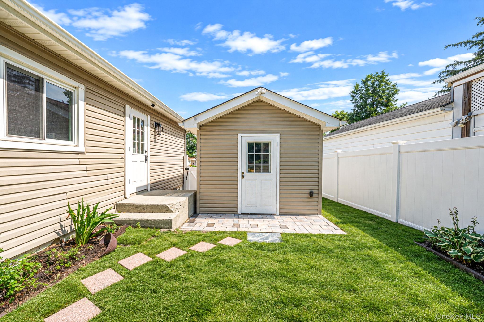 5 Willets Drive Property Photo 38