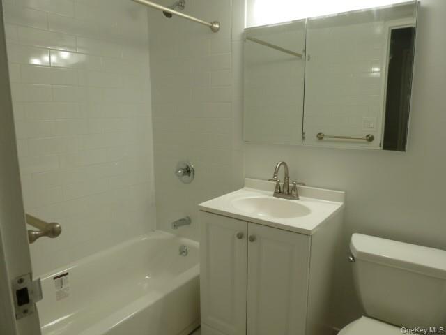 416 Benedict Avenue 1g Property Photo 9