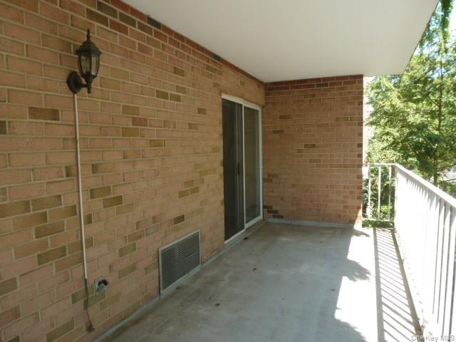 416 Benedict Avenue 1g Property Photo 10