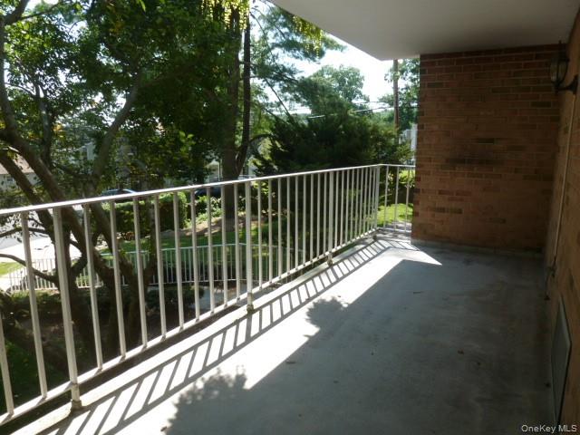 416 Benedict Avenue 1g Property Photo 11