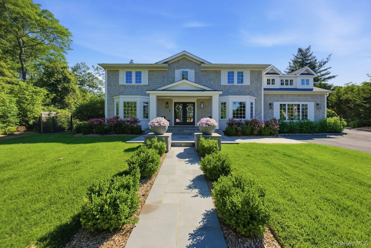 6 Castle Court Property Photo 2