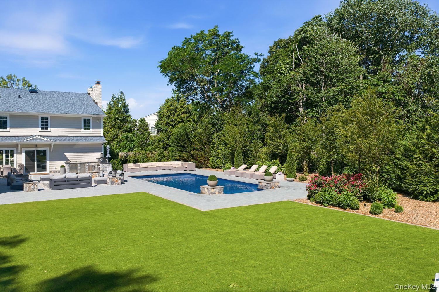 6 Castle Court Property Photo 5